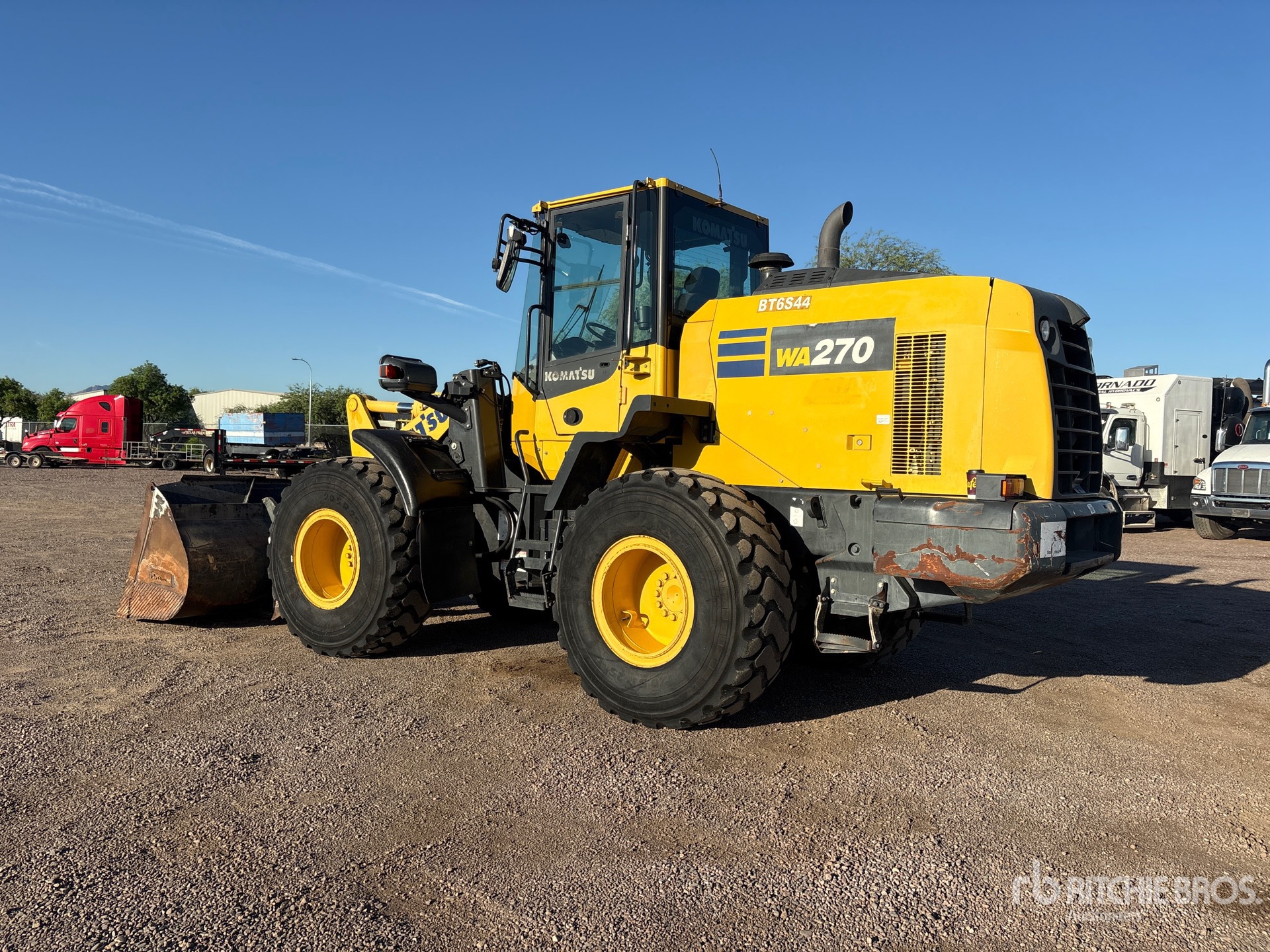 2017 Komatsu WA270