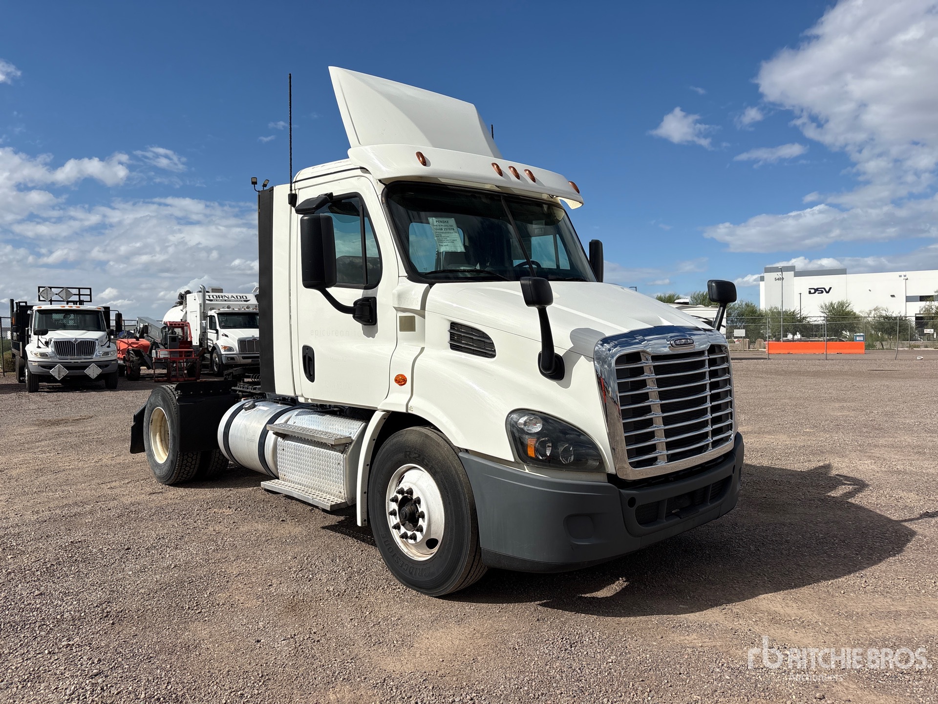 2019 Freightliner CASCADIA 113
