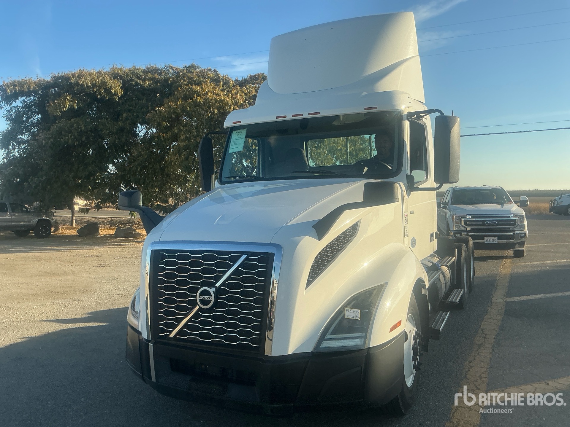 2019 Volvo VNL300