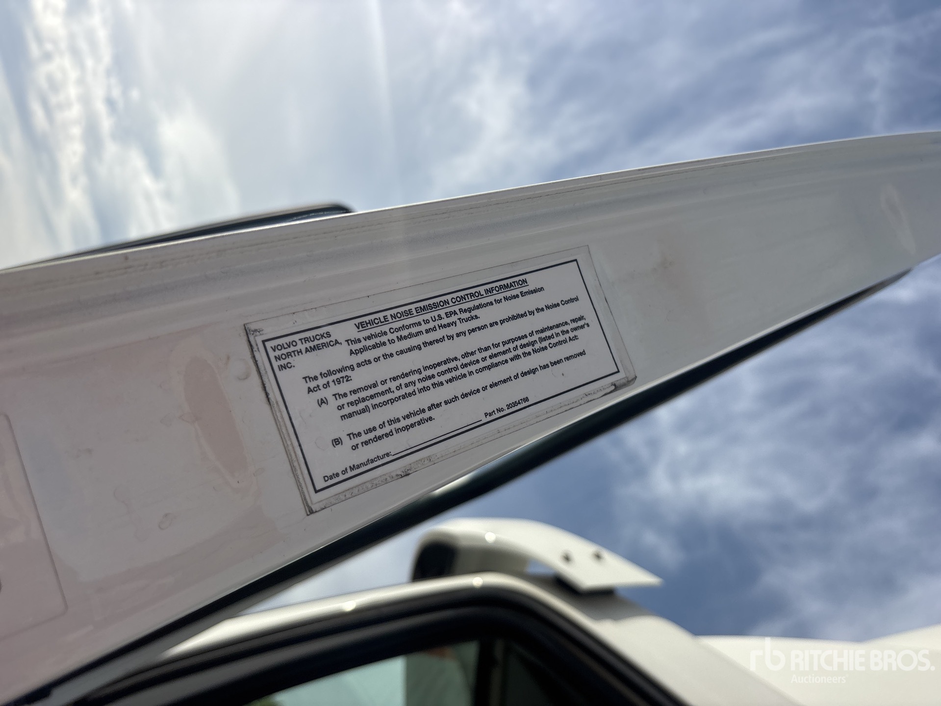 2019 Volvo VNL300