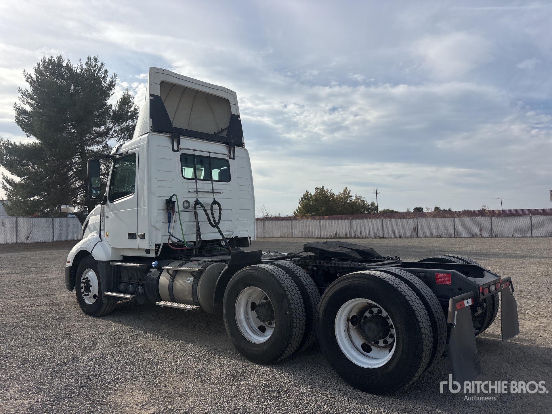 2019 Volvo VNL300