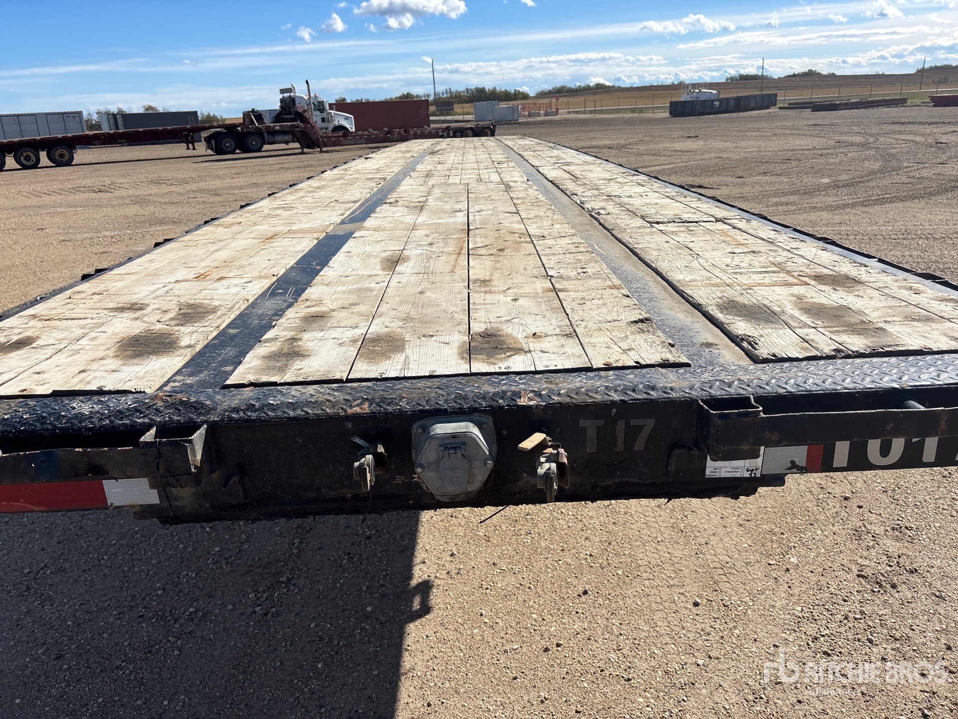 2000 J C Trailers 53 ft Tri/A