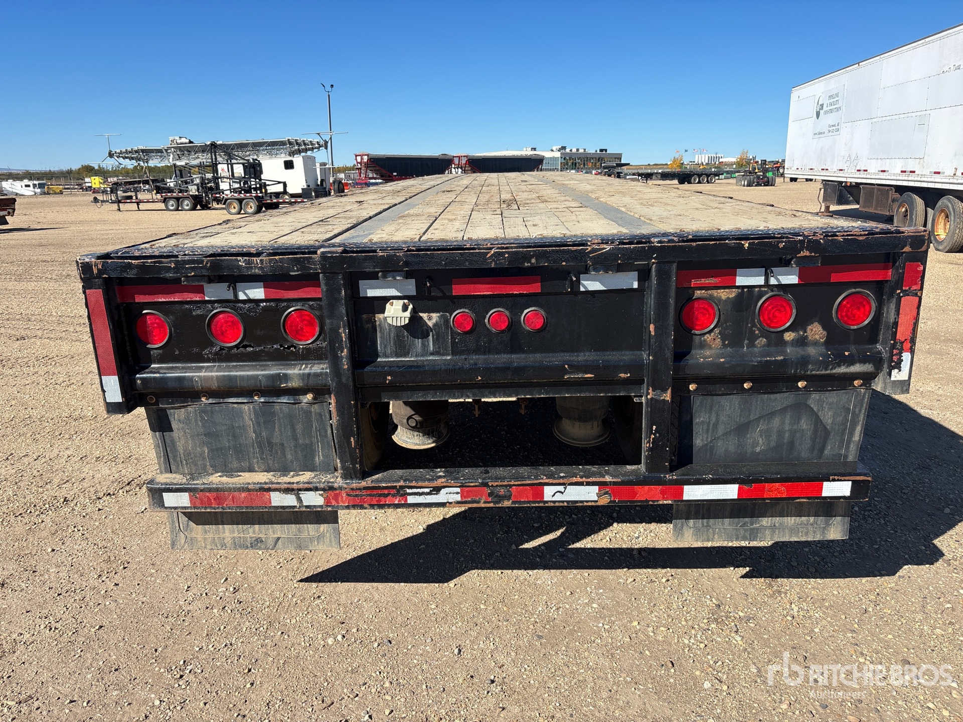 2000 J C Trailers 53 ft Tri/A