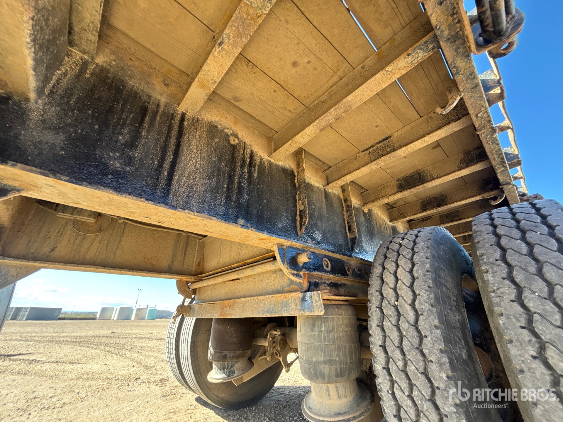 2000 J C Trailers 53 ft Tri/A