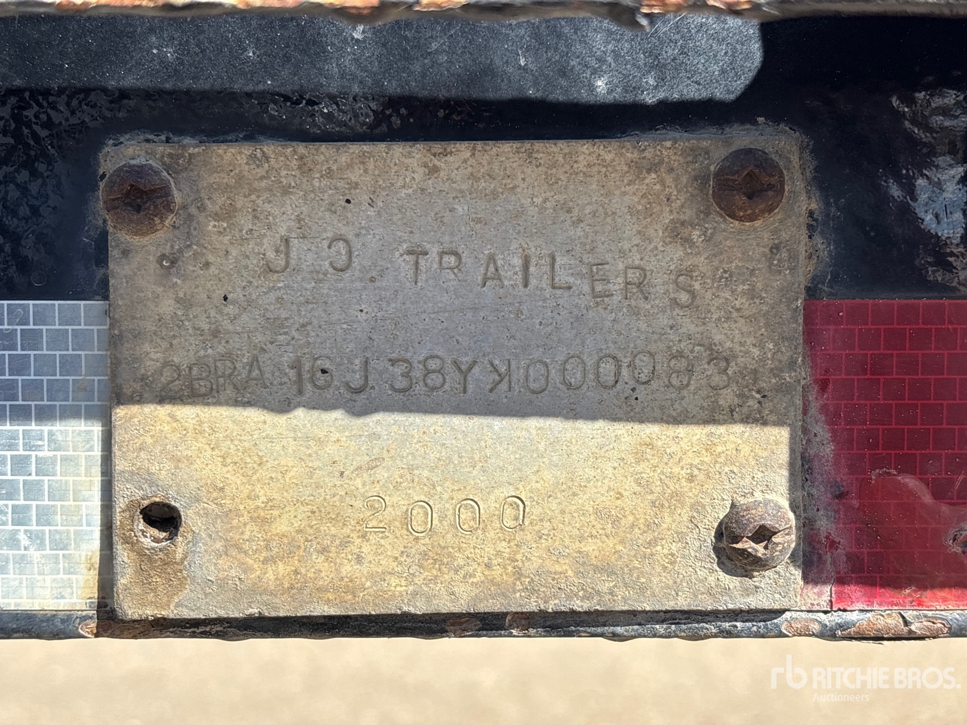 2000 J C Trailers 53 ft Tri/A
