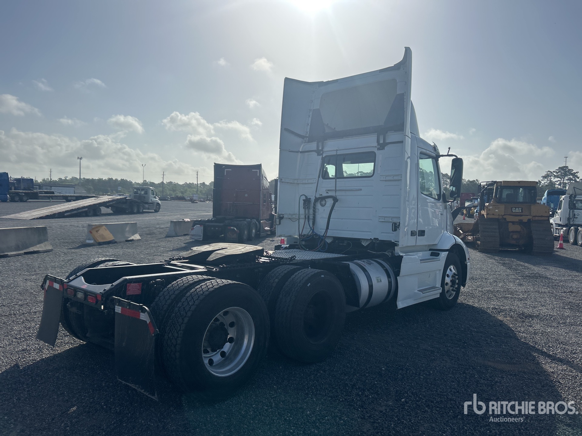 2020 Volvo VNR