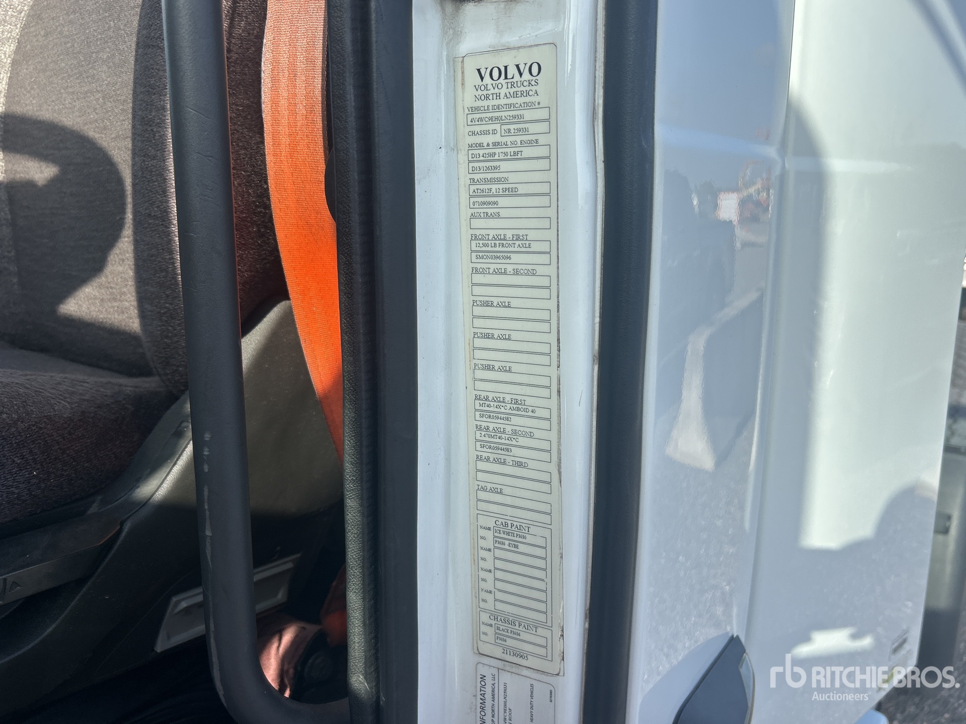 2020 Volvo VNR