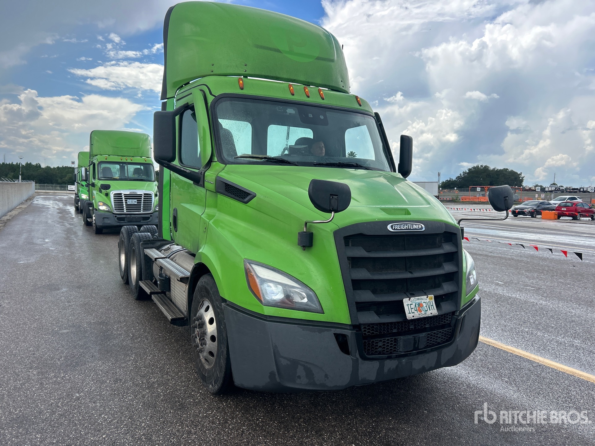 2021 Freightliner CASCADIA 116