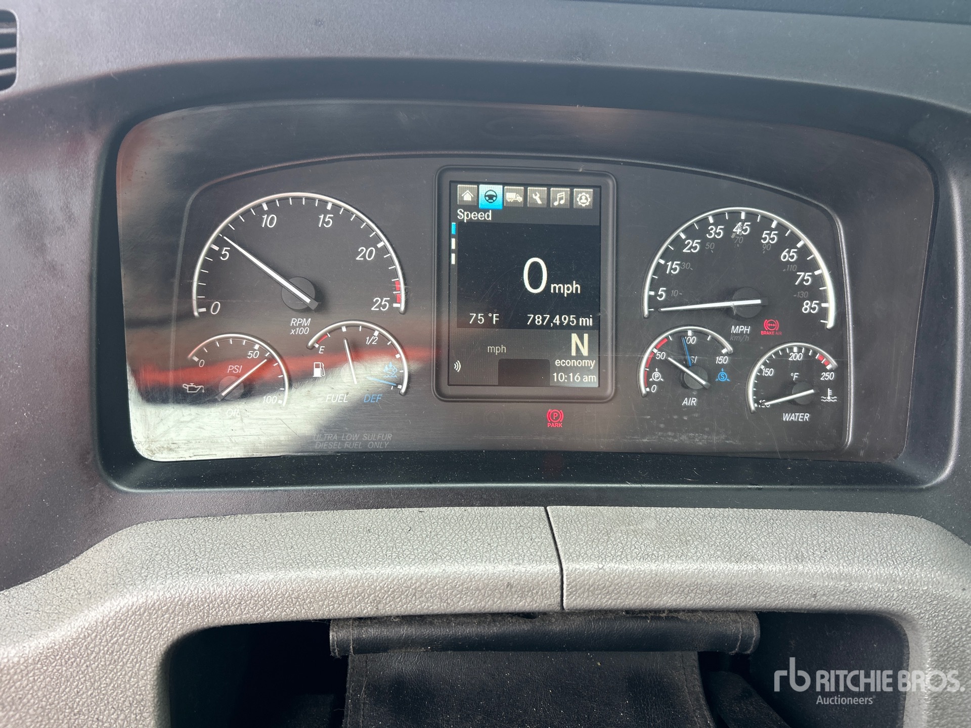 2021 Freightliner CASCADIA 116