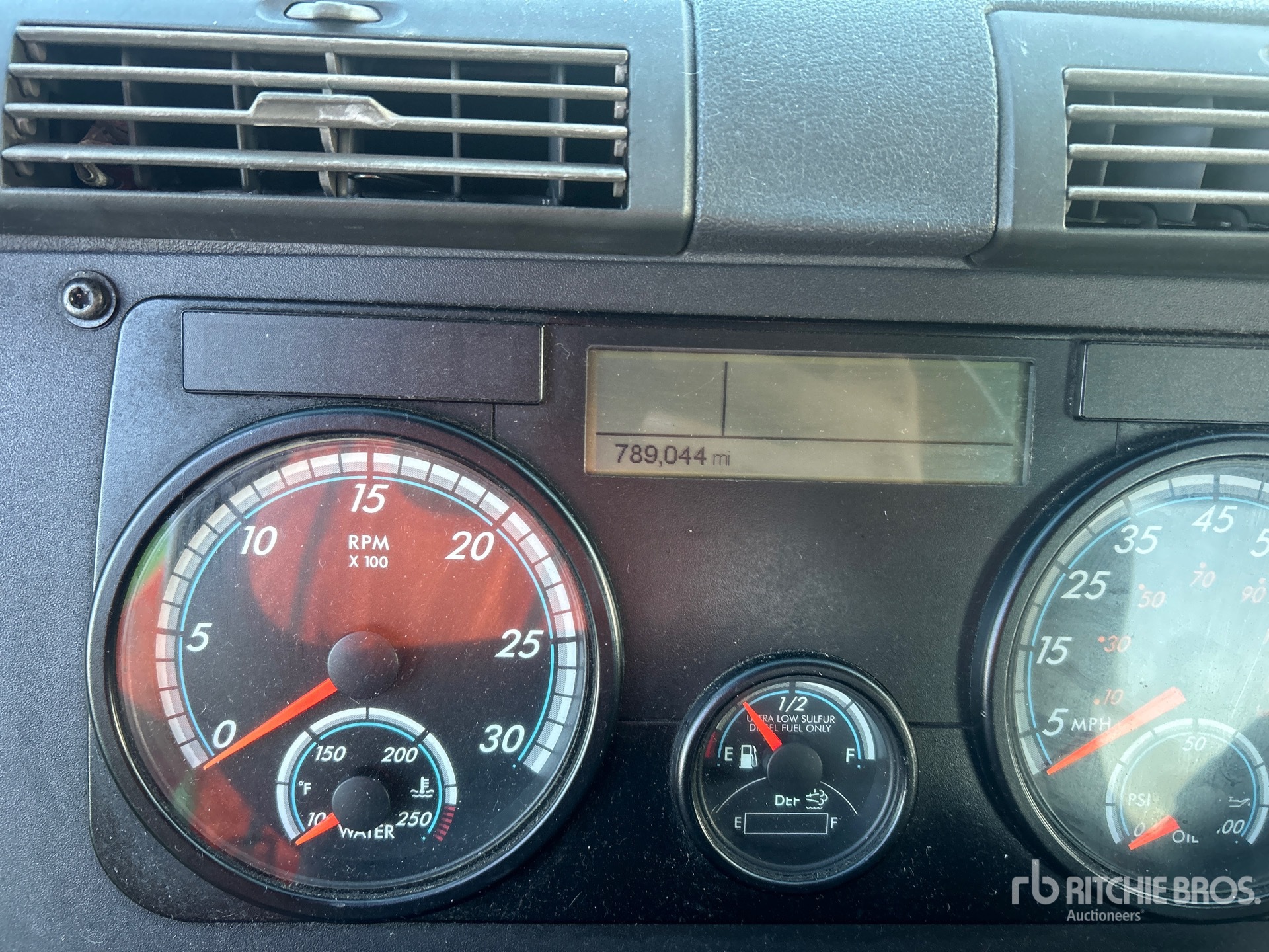 2019 Freightliner CASCADIA 113