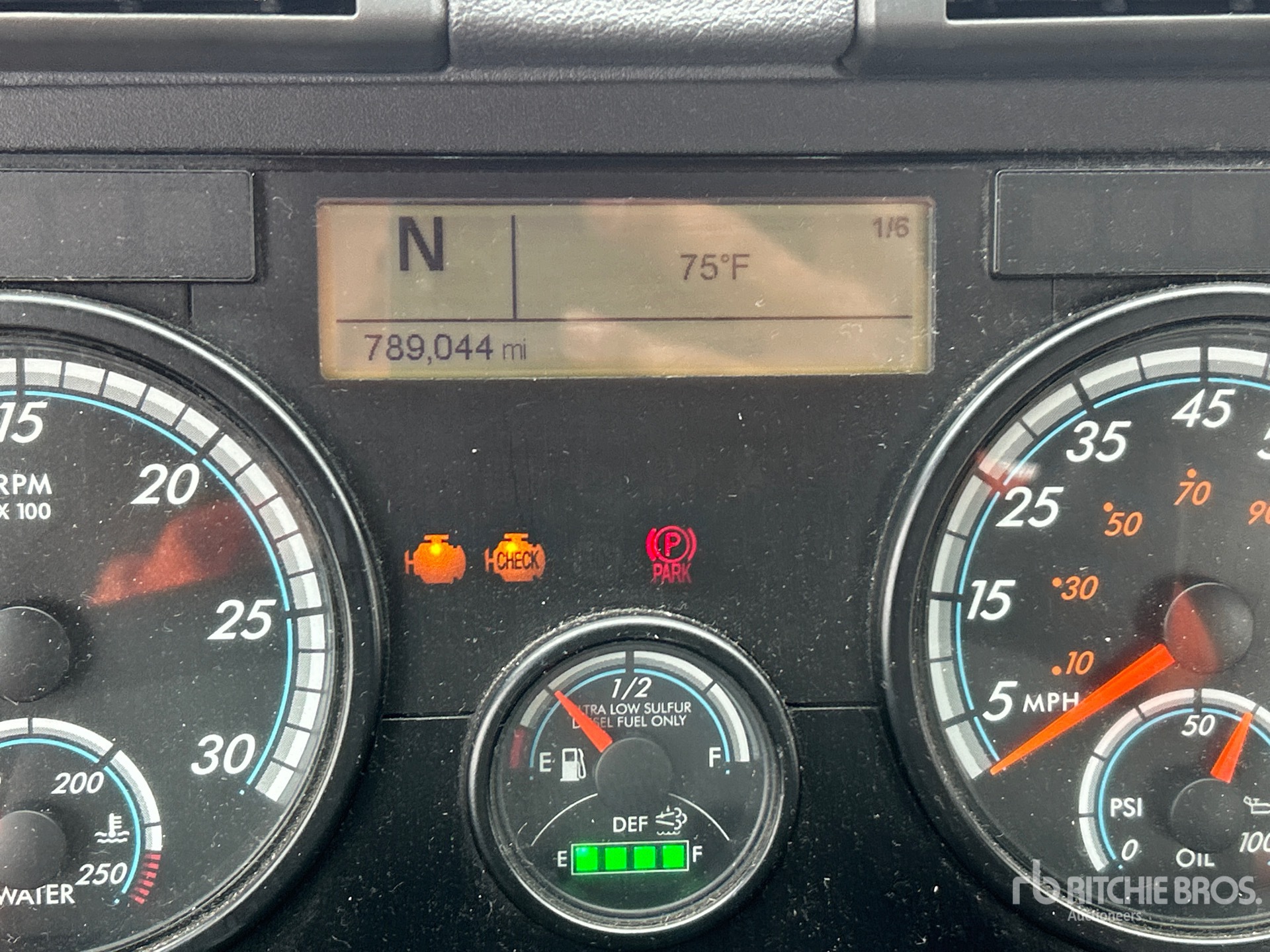 2019 Freightliner CASCADIA 113