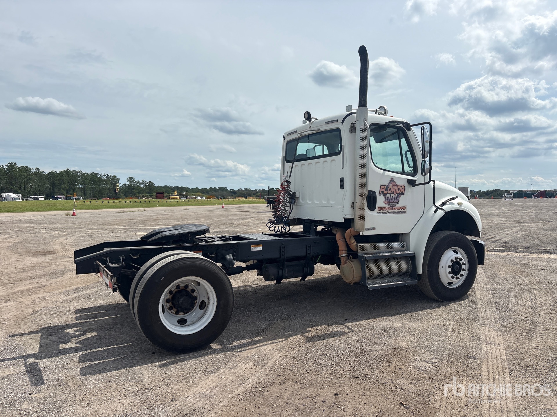 2010 Freightliner M2 106
