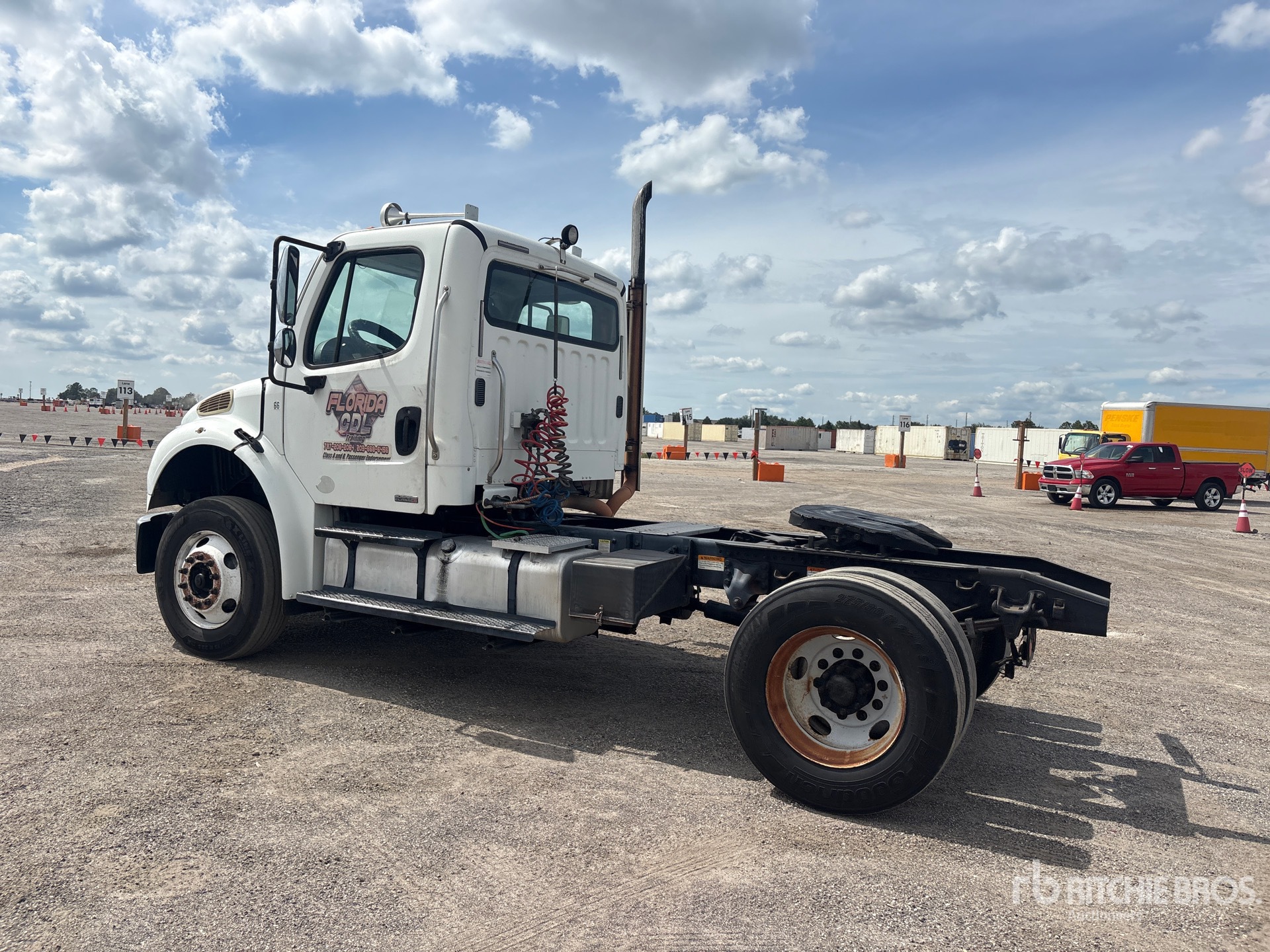 2010 Freightliner M2 106