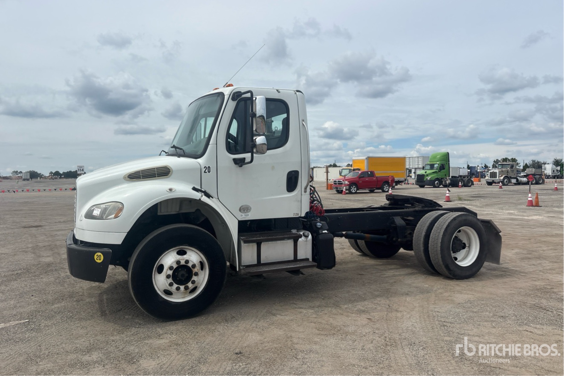 2013 Freightliner M2 106