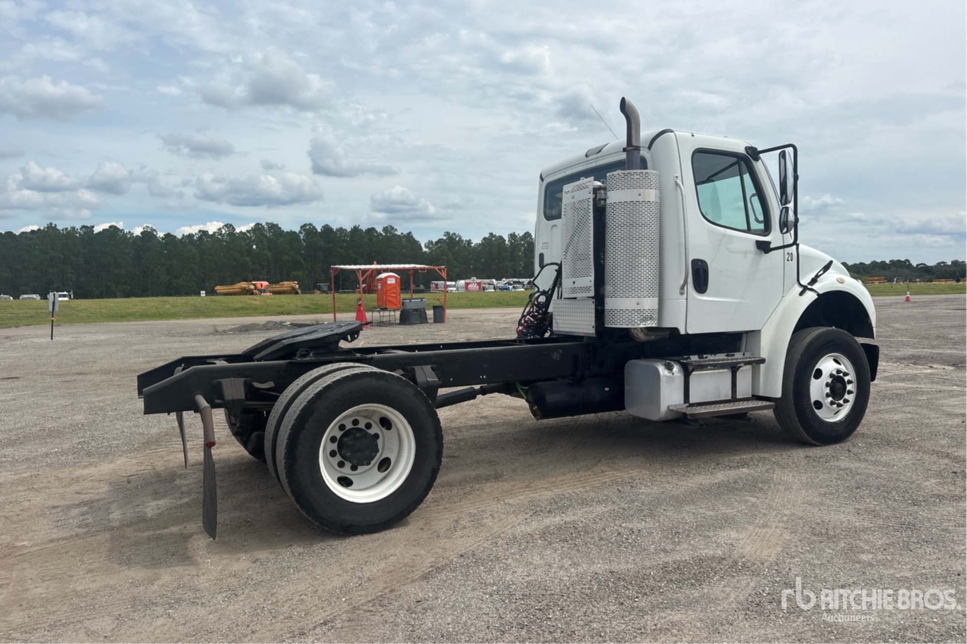 2013 Freightliner M2 106
