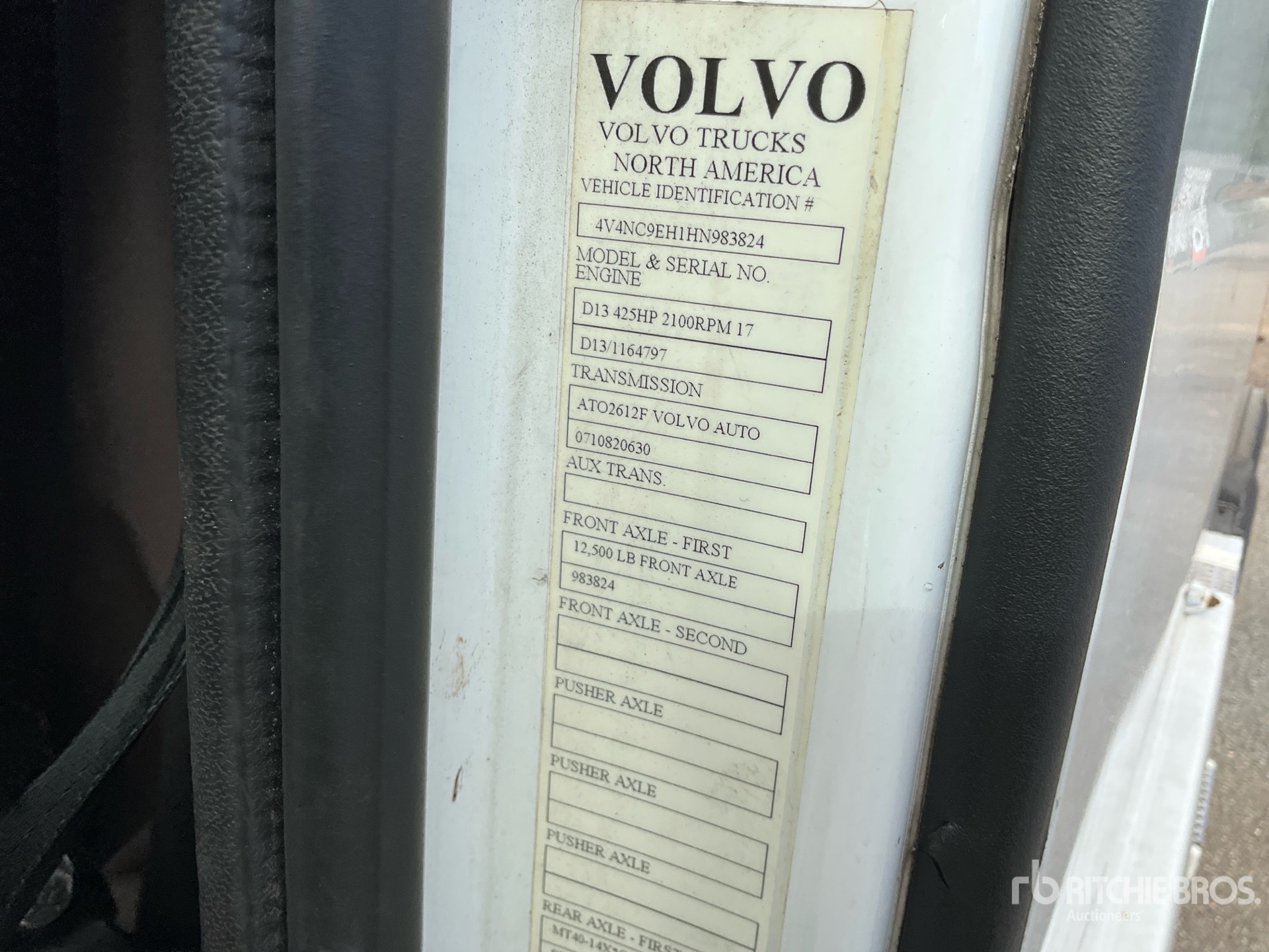 2017 Volvo VNL