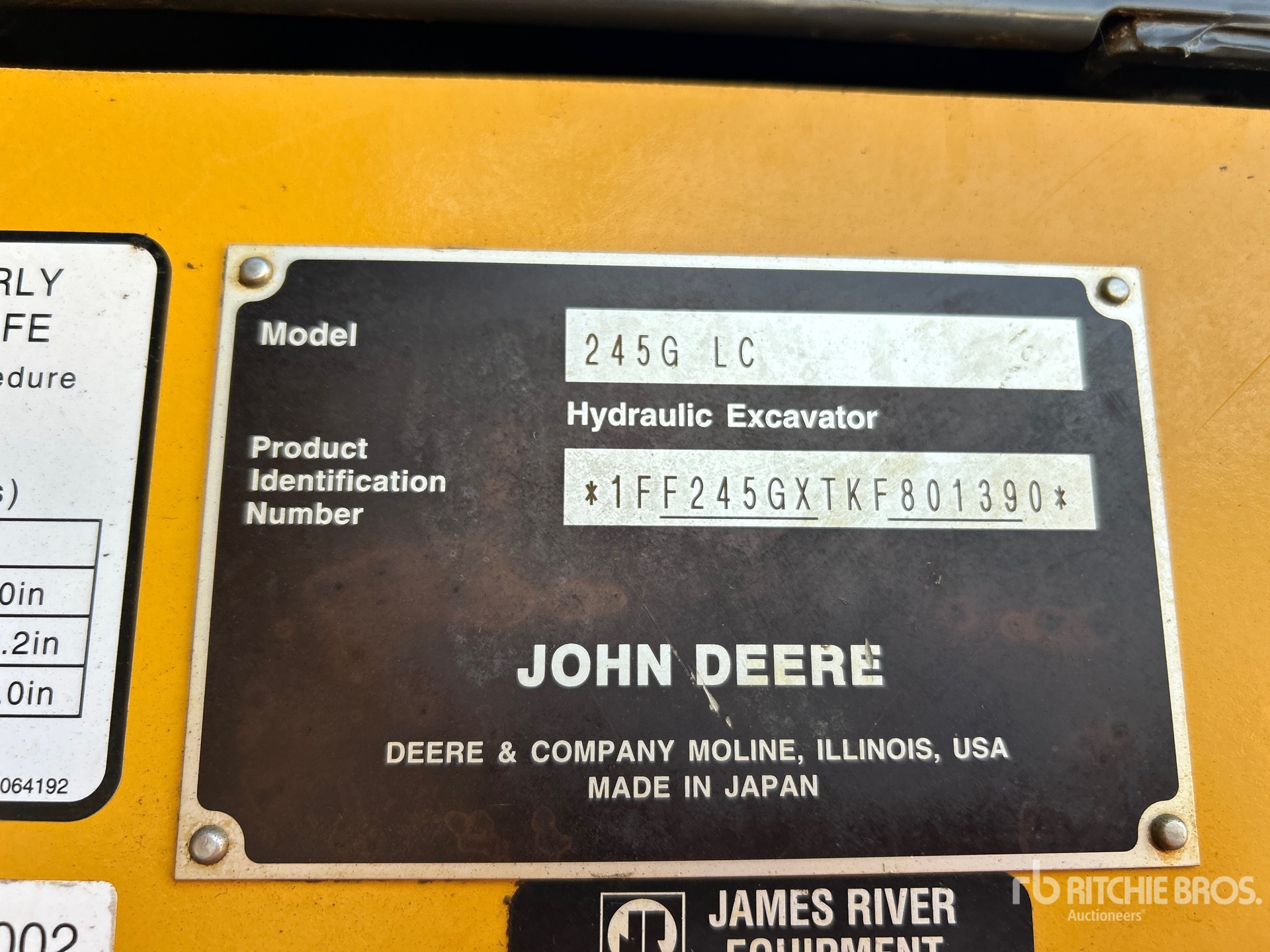 2020 John Deere 245G LC