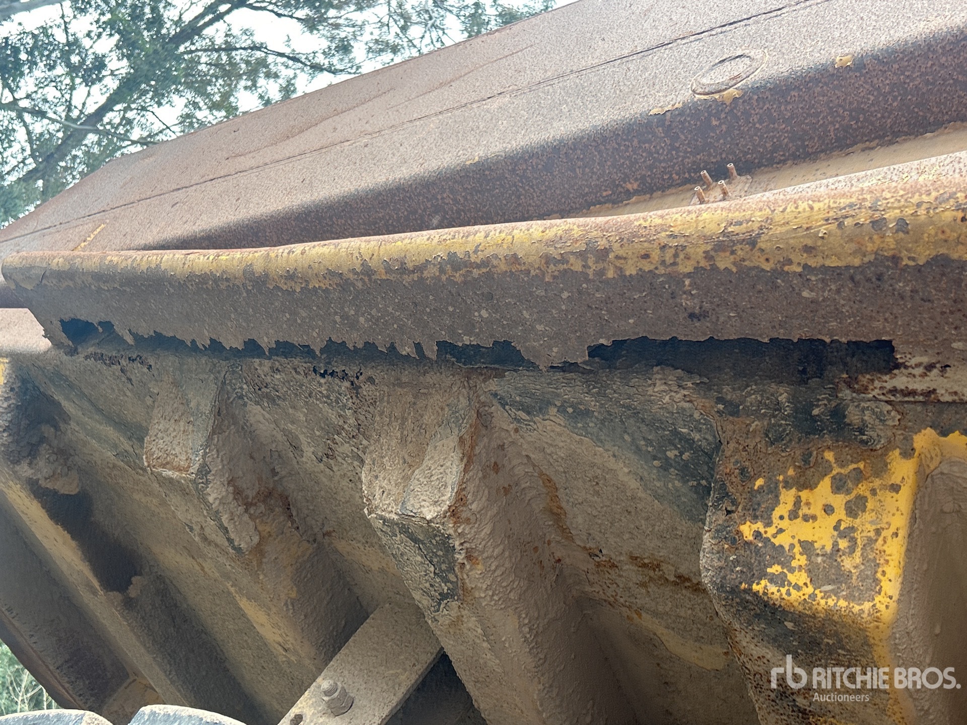 1999 Komatsu HD4655