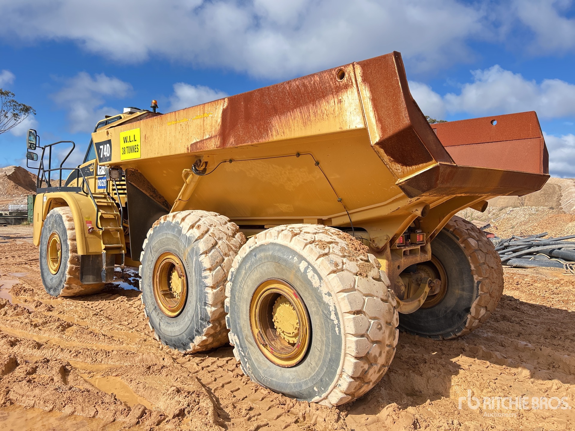 2003 Caterpillar 740