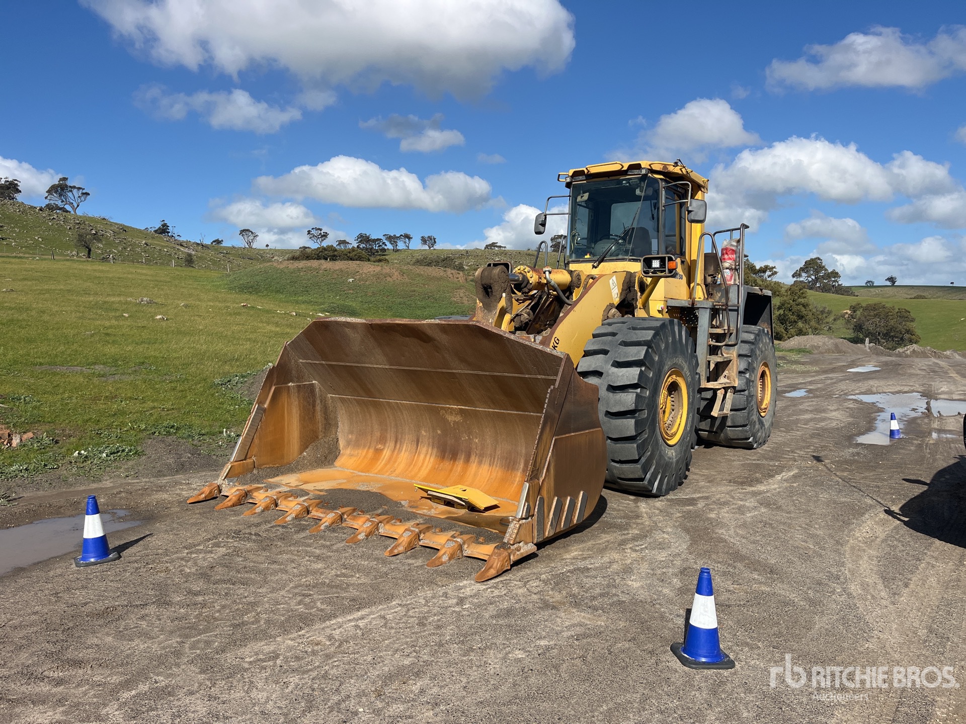 2005 Komatsu WA500-3