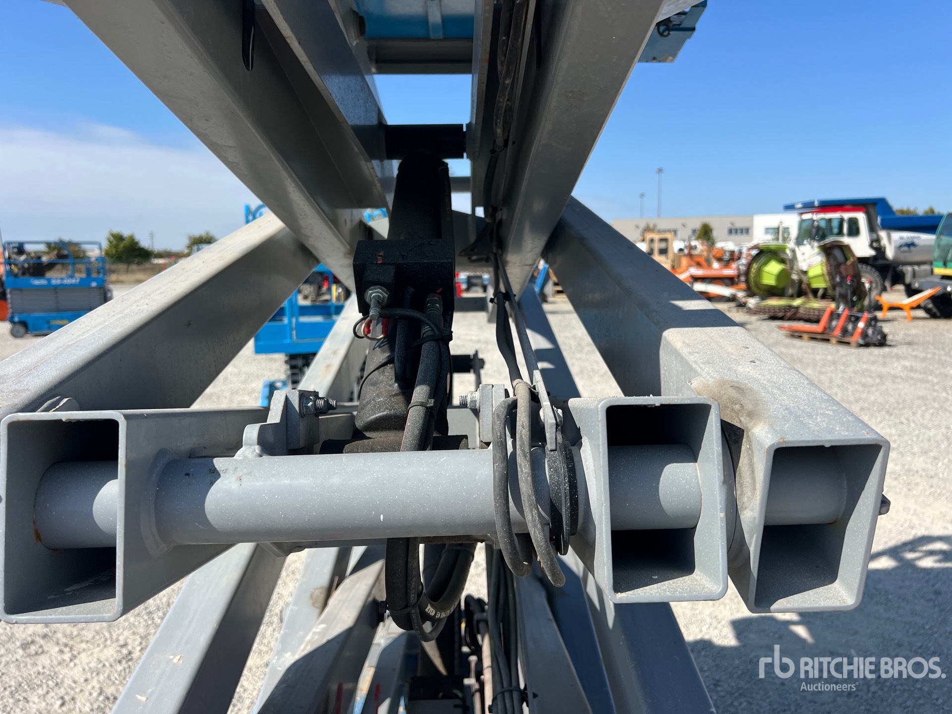 2019 Genie GS-3246
