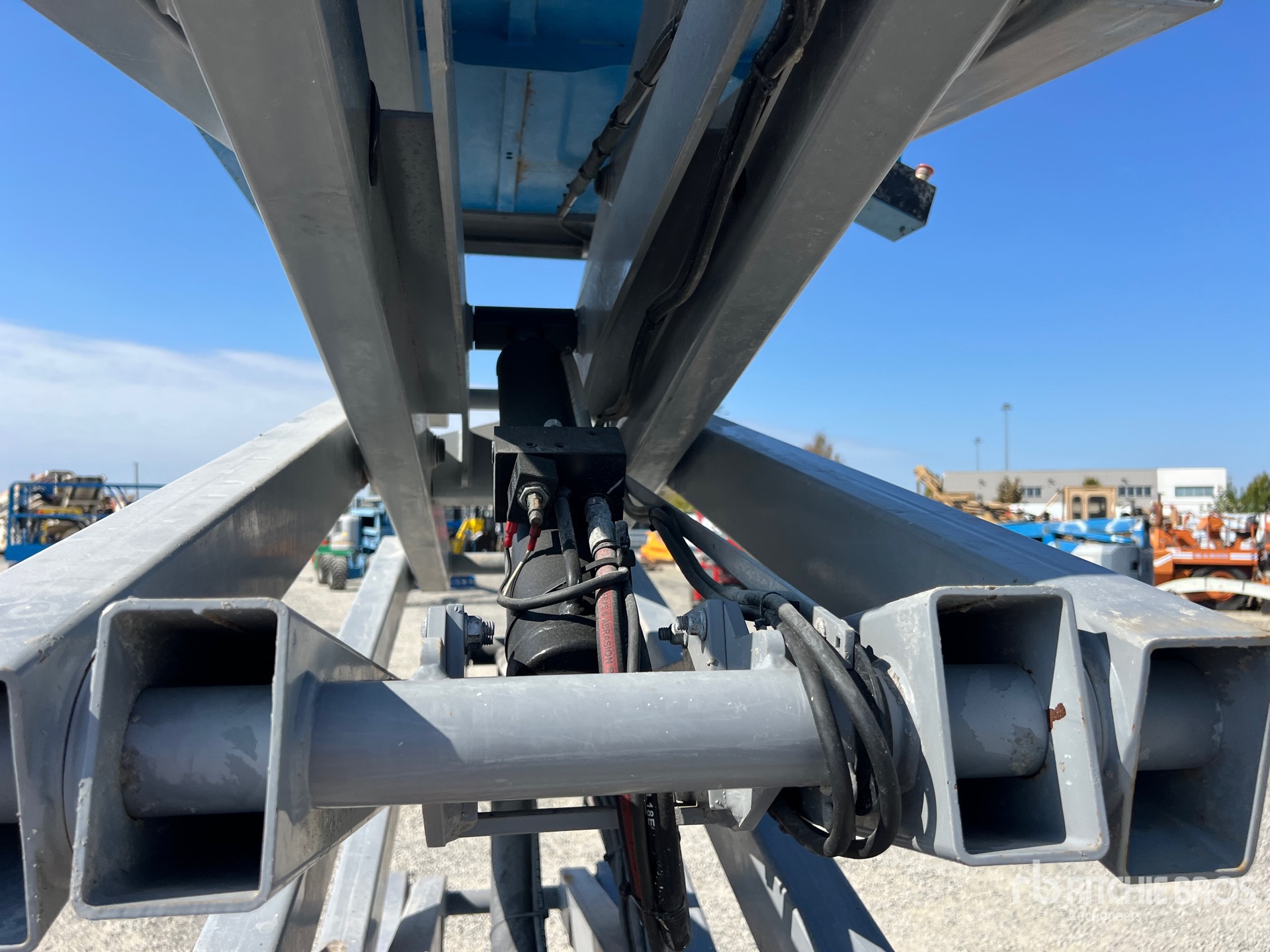 2019 Genie GS-3246