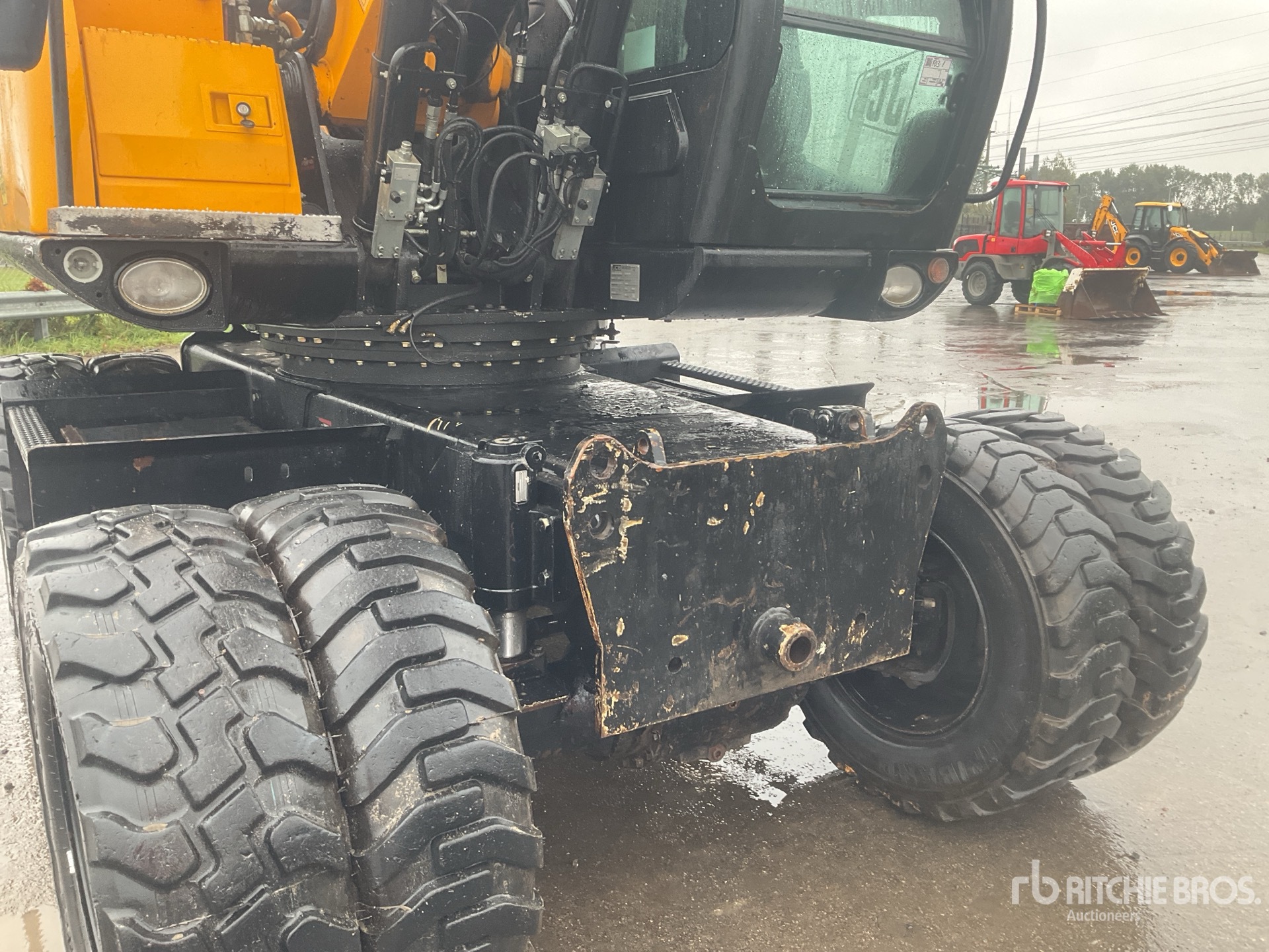 2017 JCB JS145W+