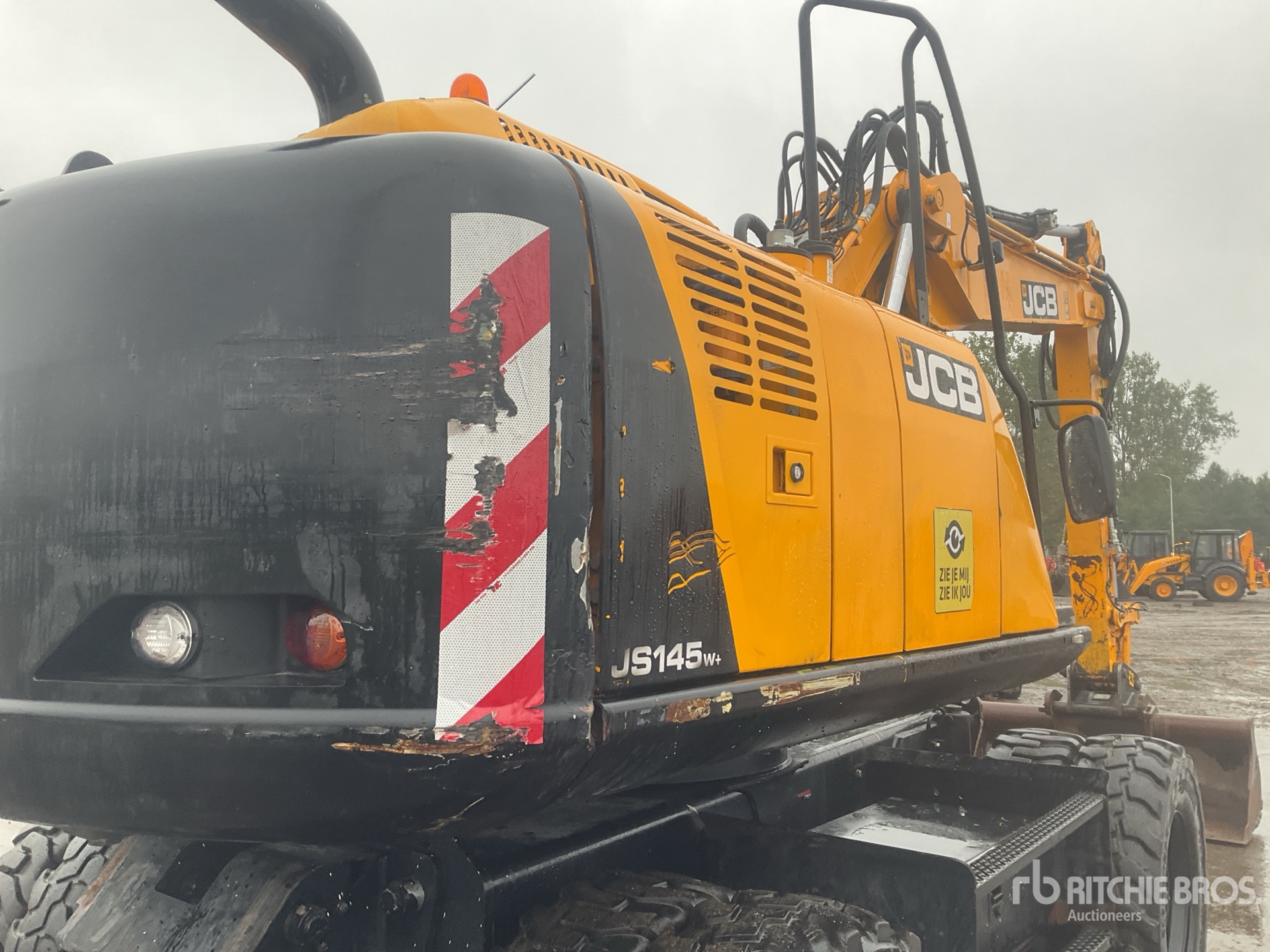 2017 JCB JS145W+