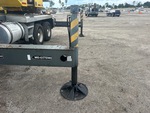 Crane Superstructure with Outrigger Cylinders