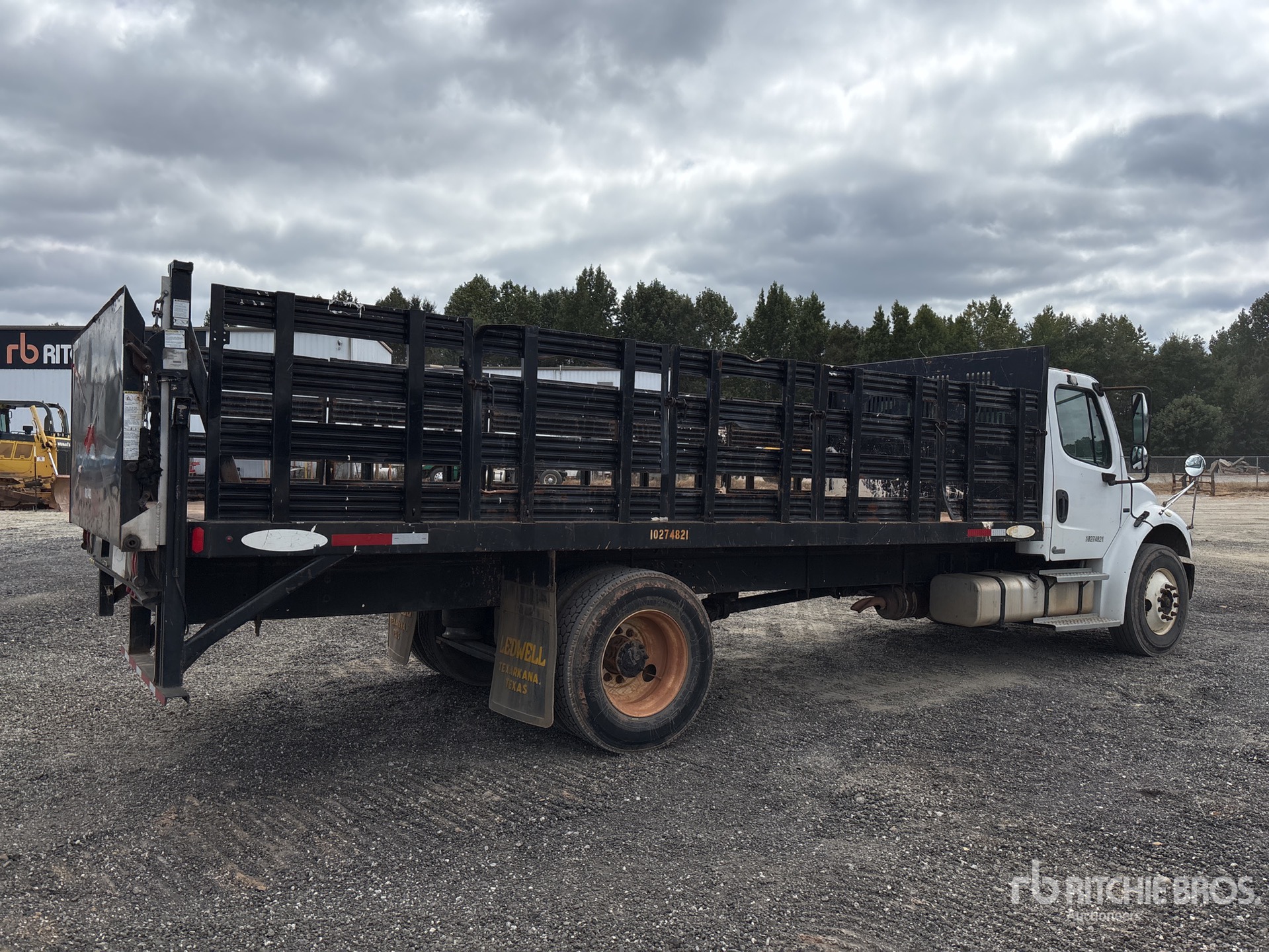 2008 Freightliner M2 106