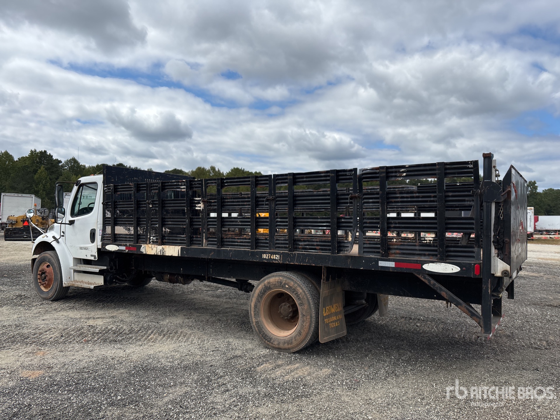 2008 Freightliner M2 106