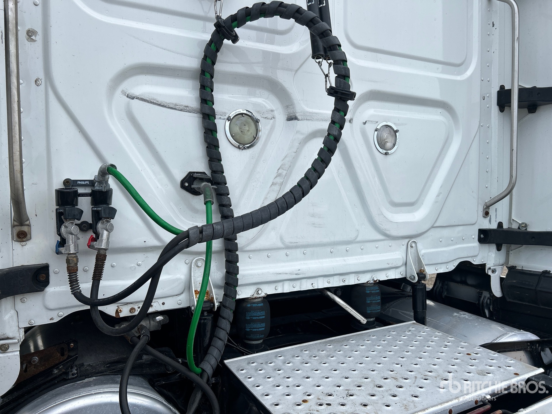 2021 Freightliner CASCADIA 126