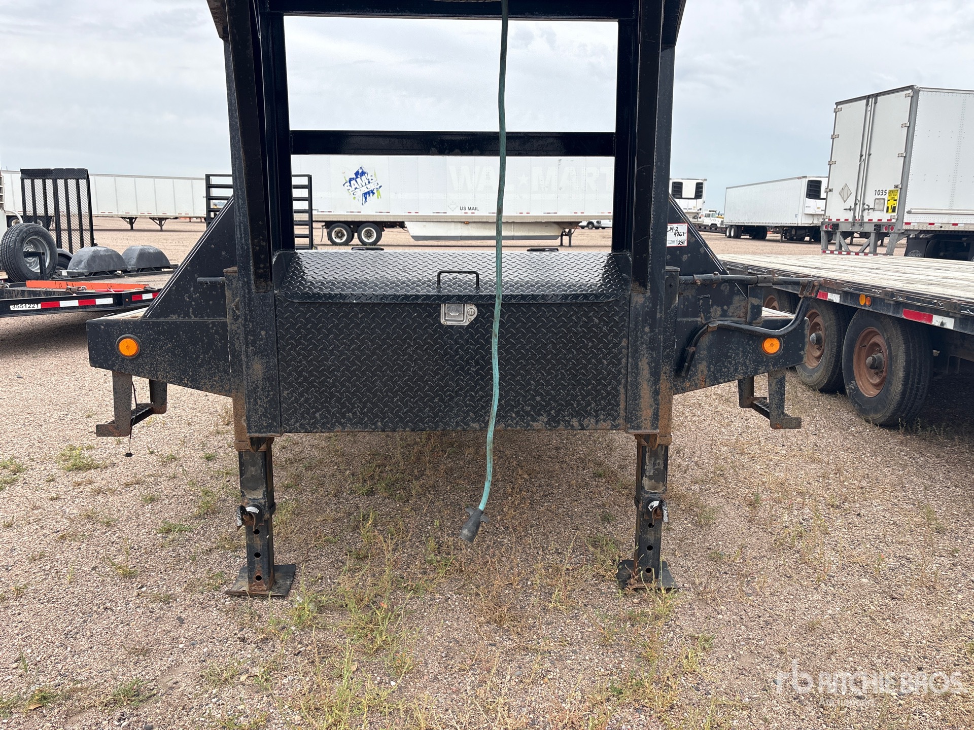 2022 Pj Trailers 28 ft