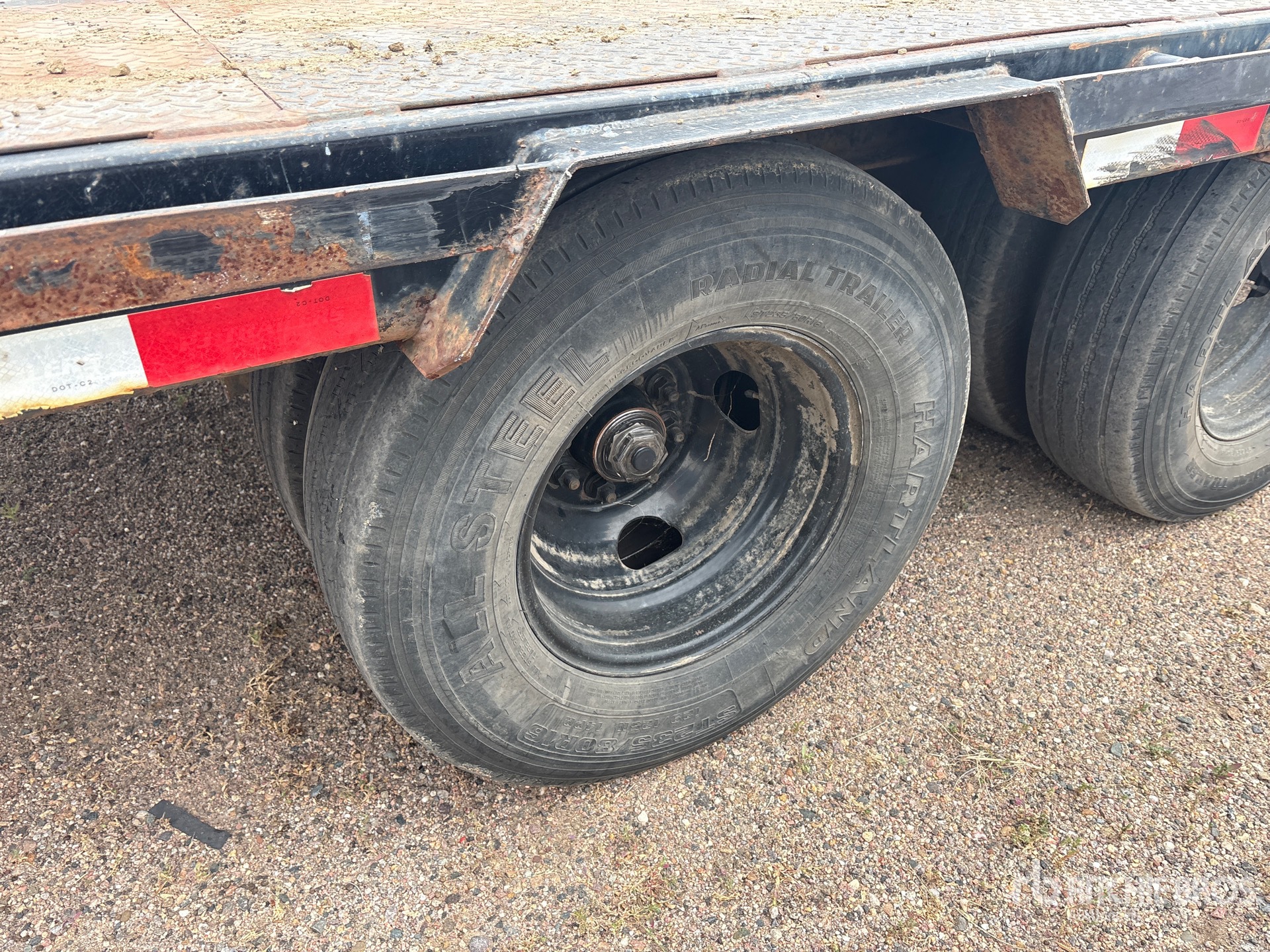2022 Pj Trailers 28 ft