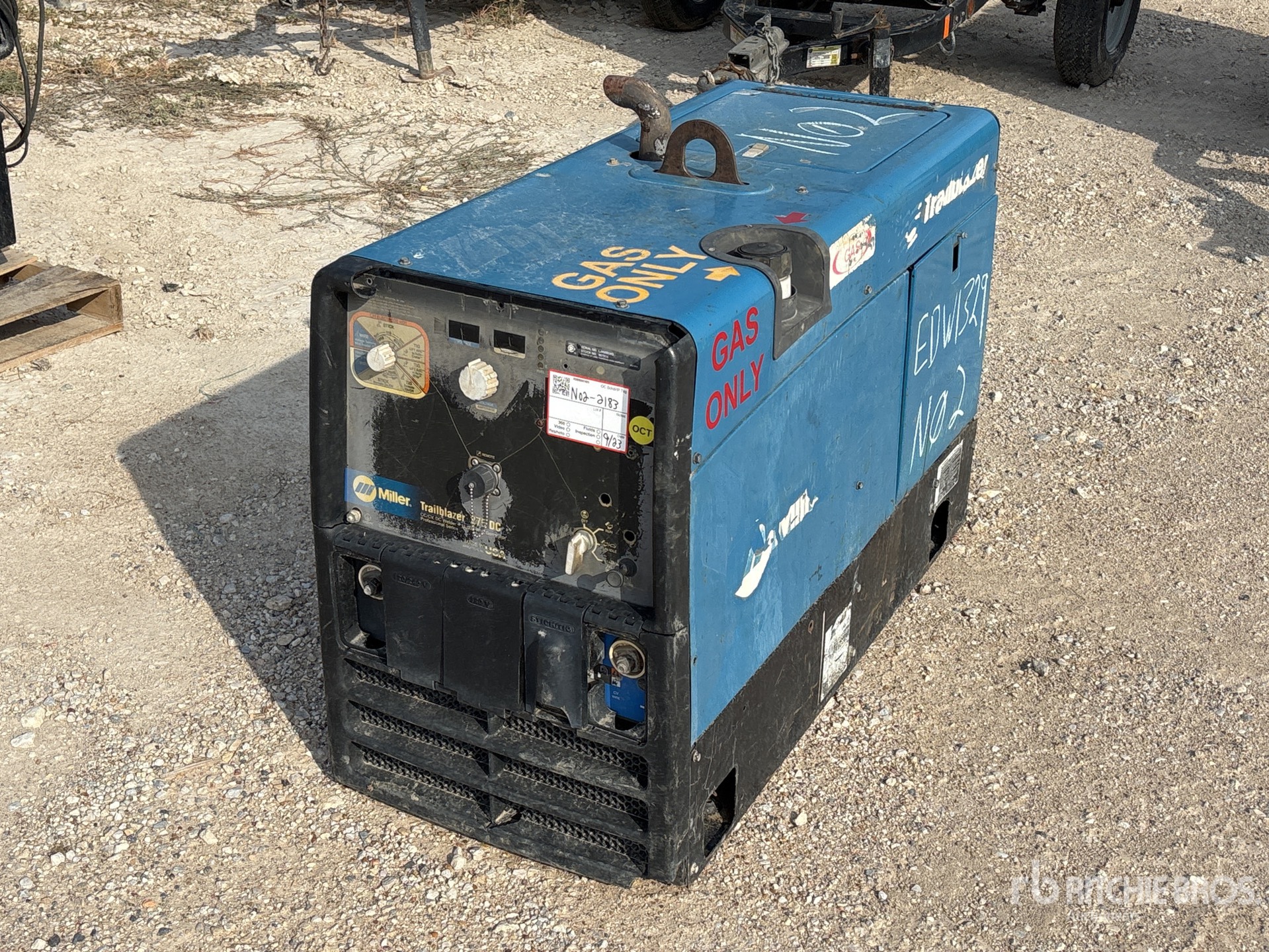 Photo of Miller TRAILBLAZER 275