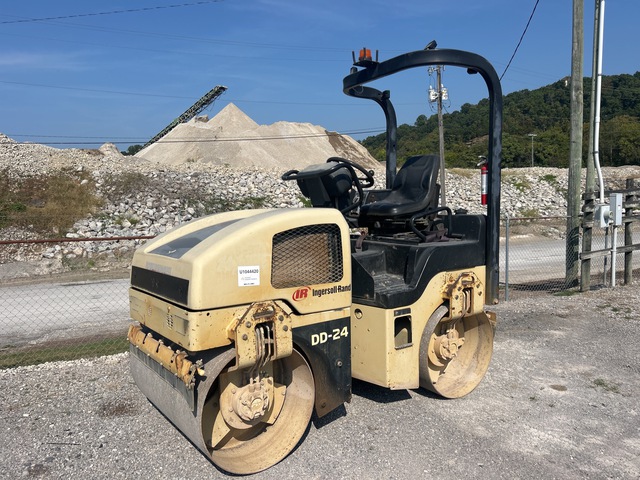 Ingersoll-Rand DD-24 Double Drum Roller Ingersoll-Rand DD-24 Double Drum Roller