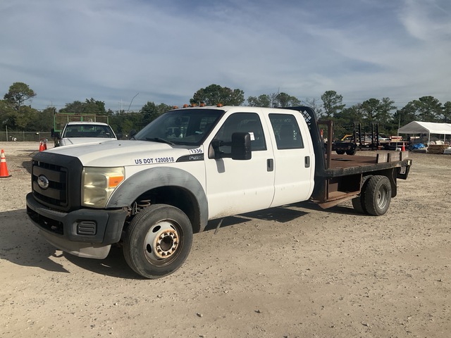 2011 Ford F-450 XL 4x2 Crew Cab Flatbed Truck