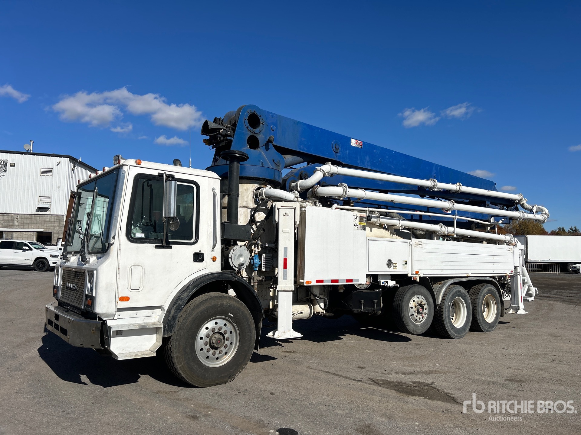 Photo of 1997 Mack MR688S