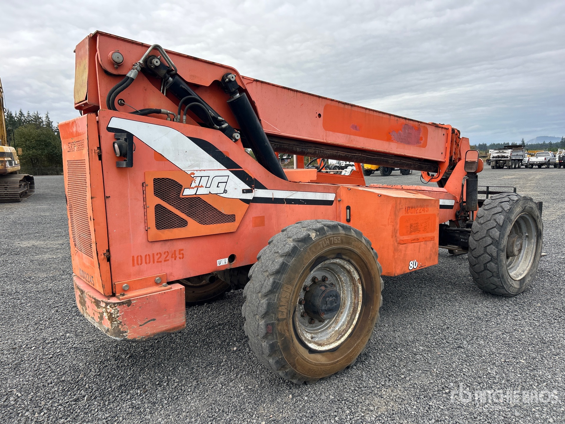 2012 JLG 8042