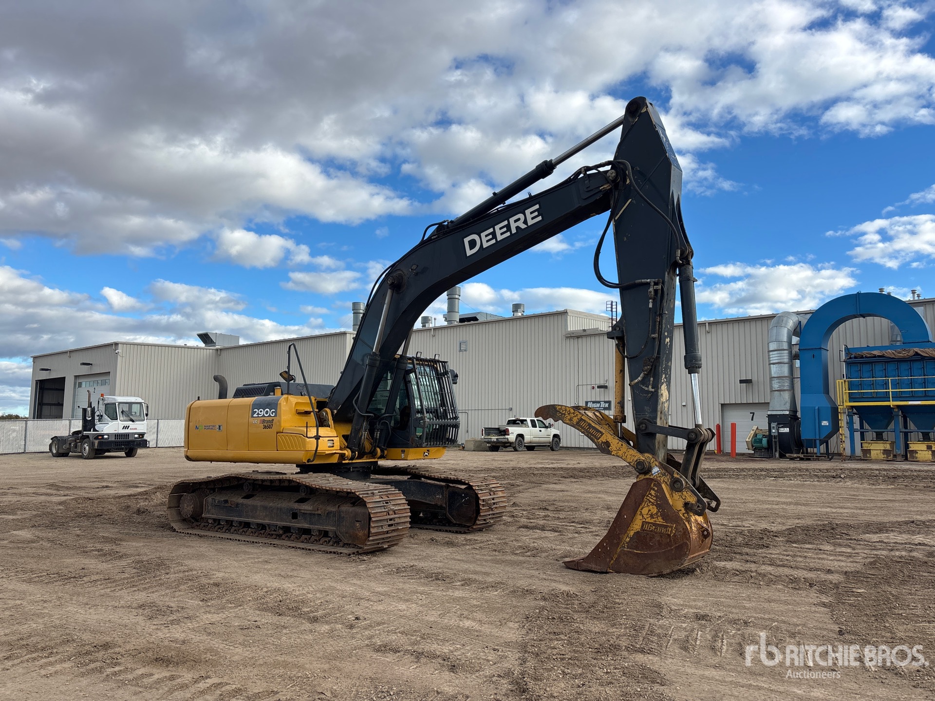 2015 John Deere 290G LC