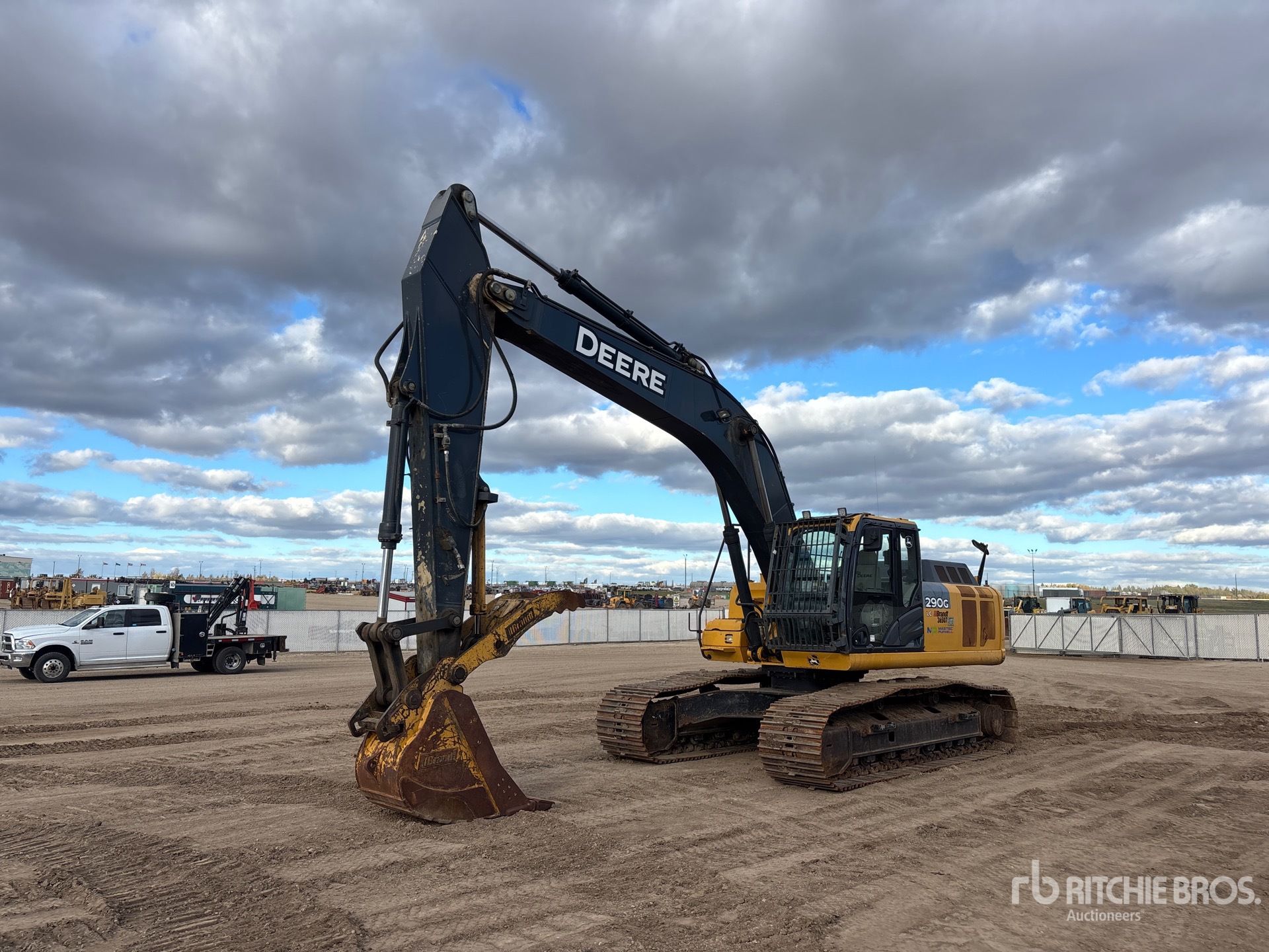 2015 John Deere 290G LC