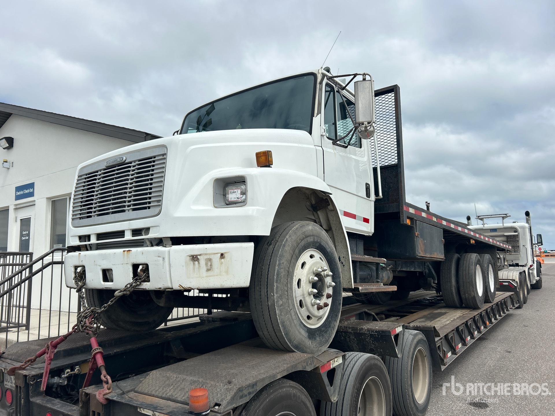 2004 Freightliner FL80