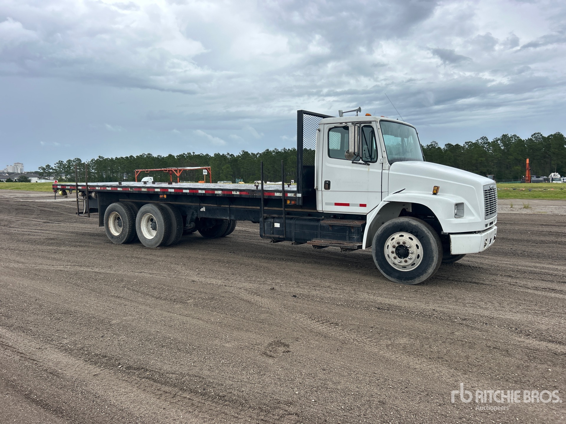 2004 Freightliner FL80