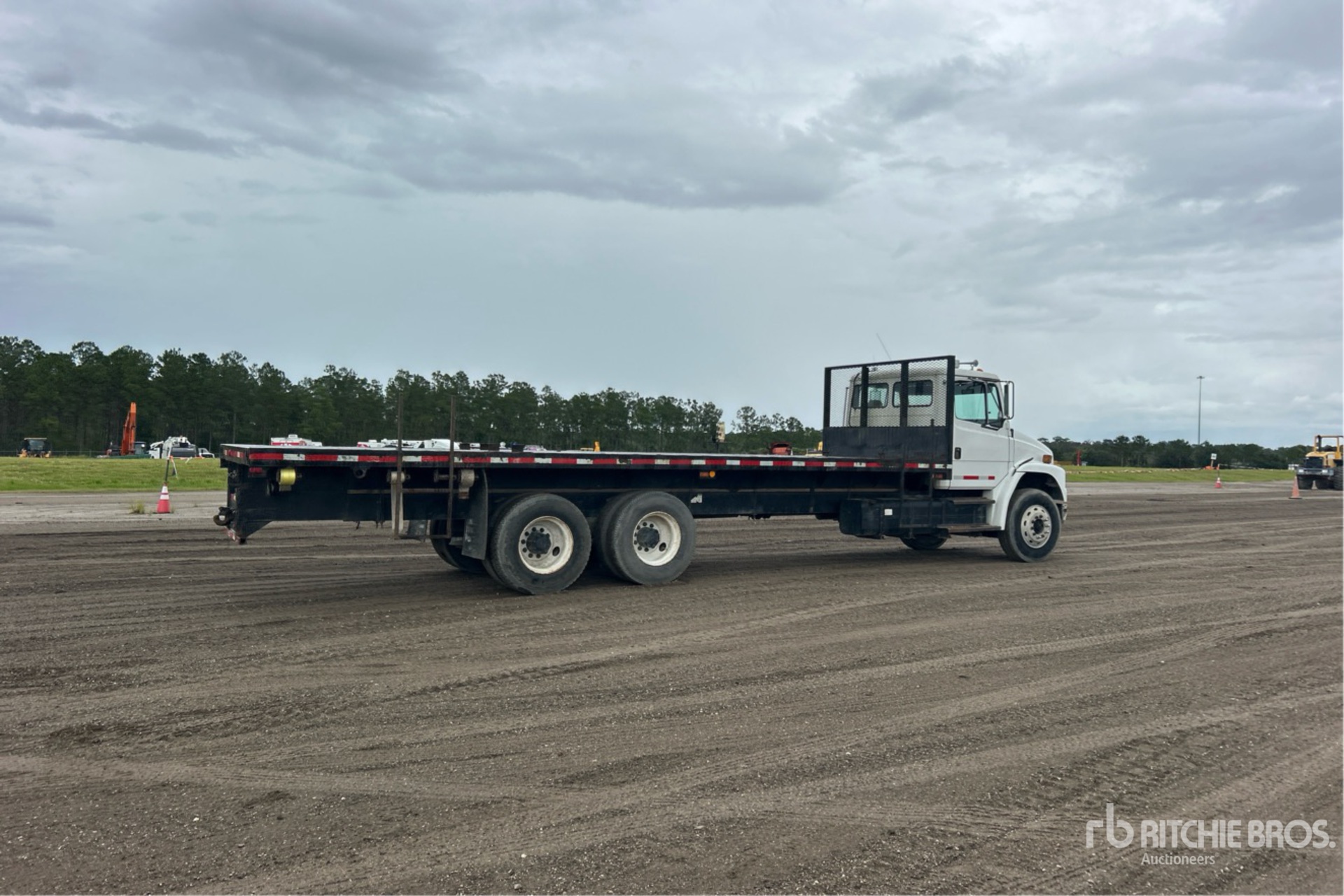 2004 Freightliner FL80