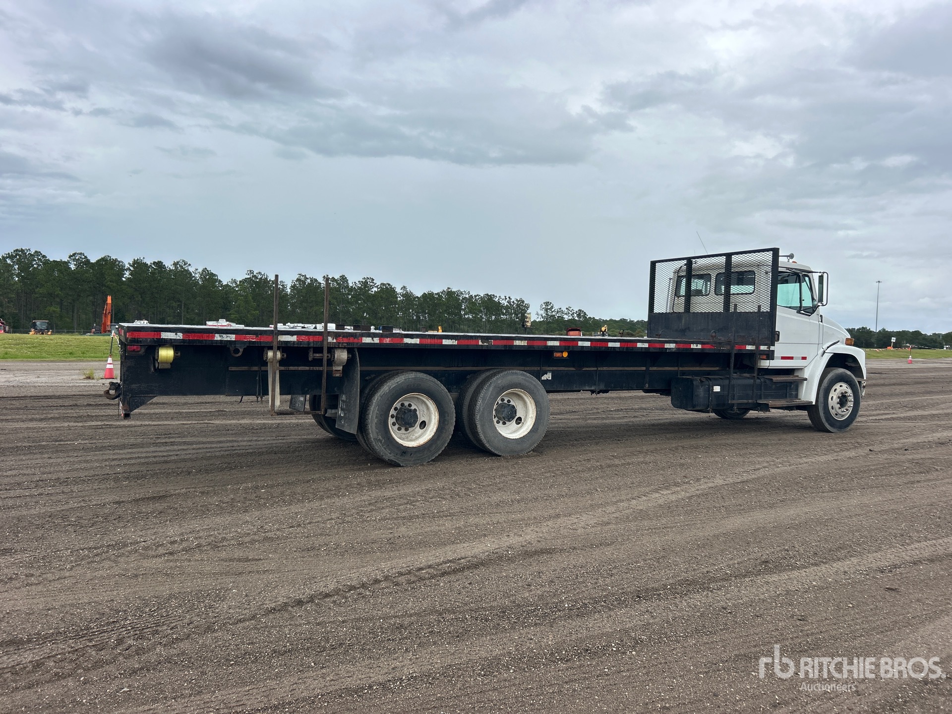 2004 Freightliner FL80