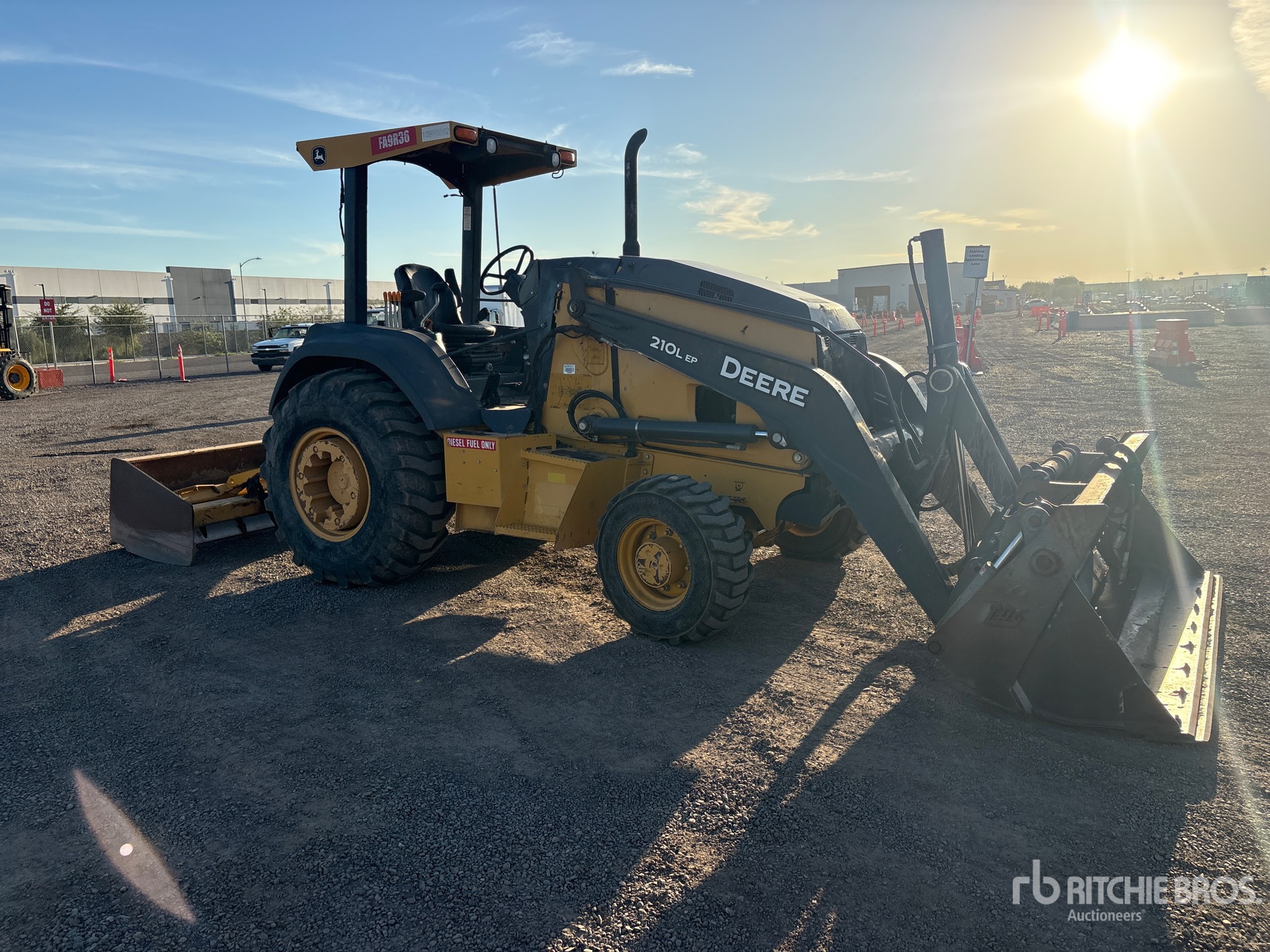2019 John Deere 210L EP