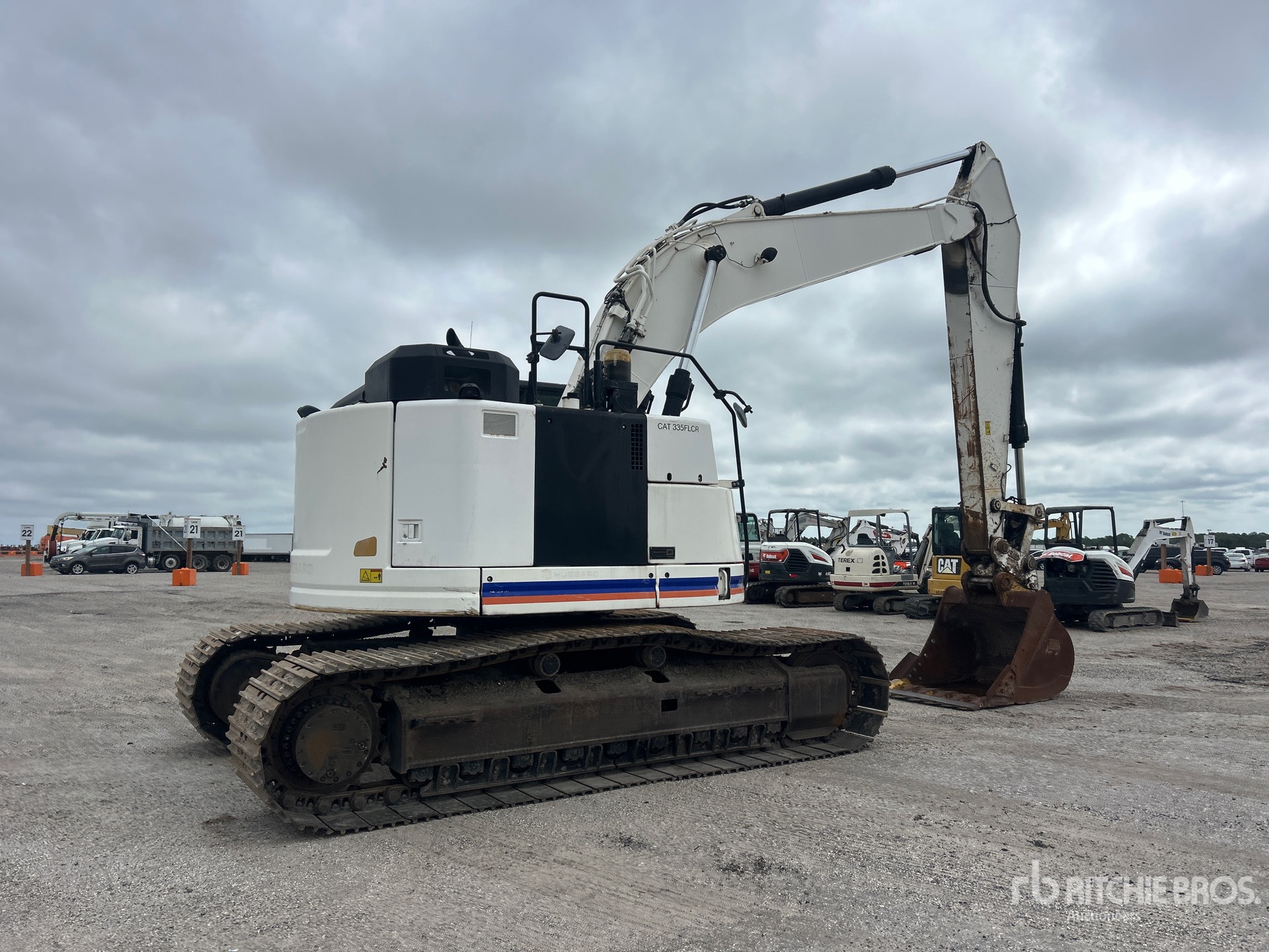 2016 Caterpillar 335F L CR
