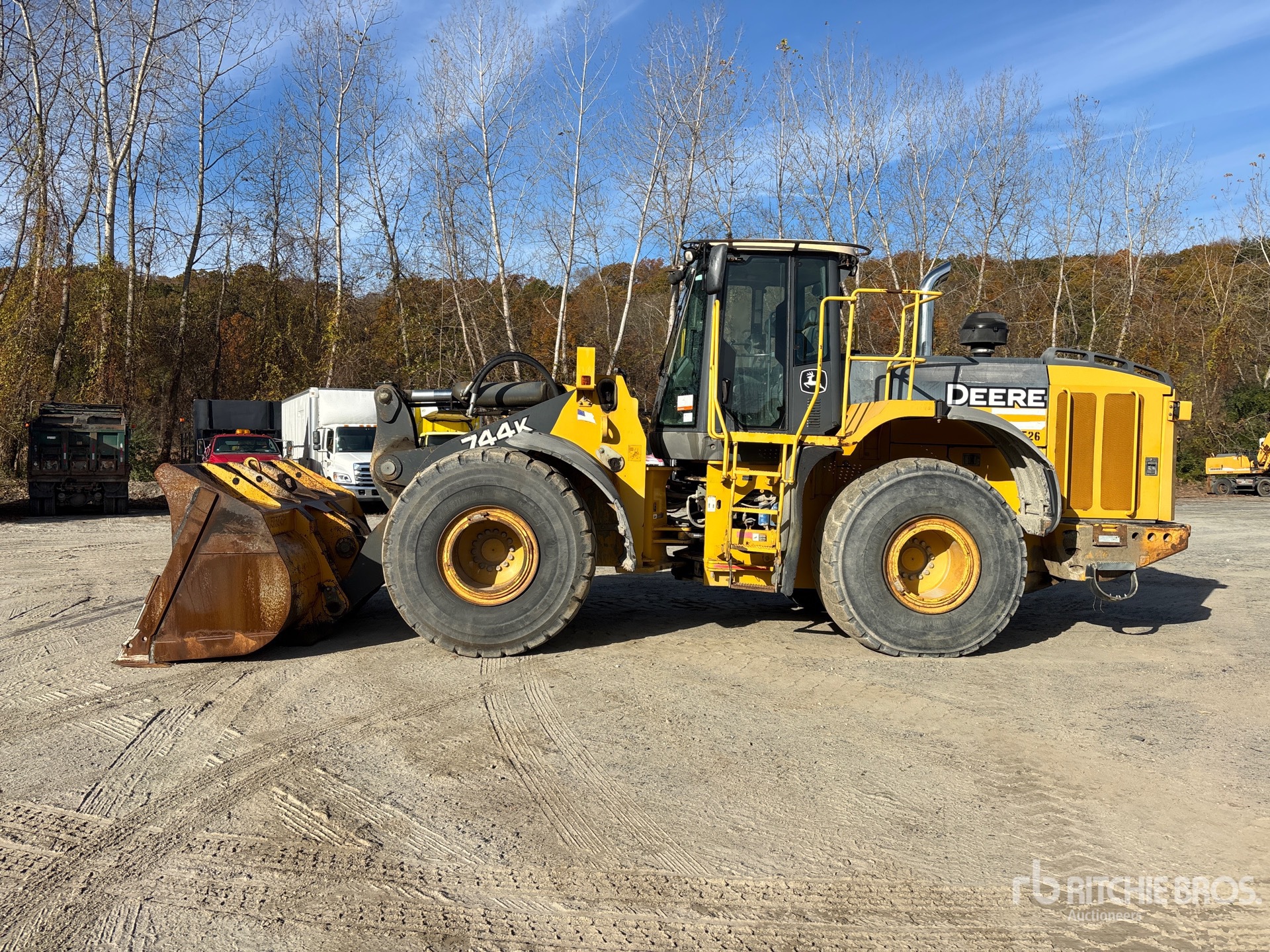 2010 John Deere 744K