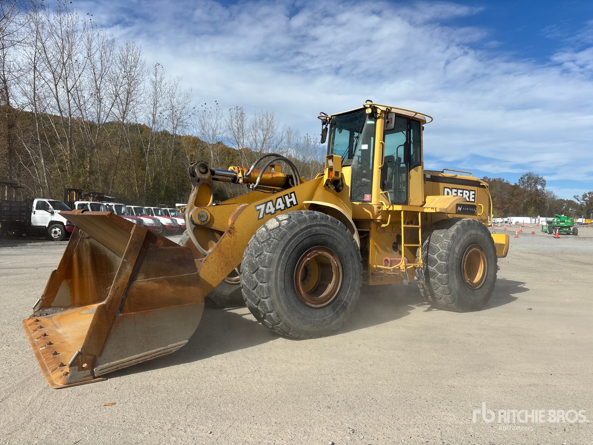 Photo of 2000 John Deere 744H
