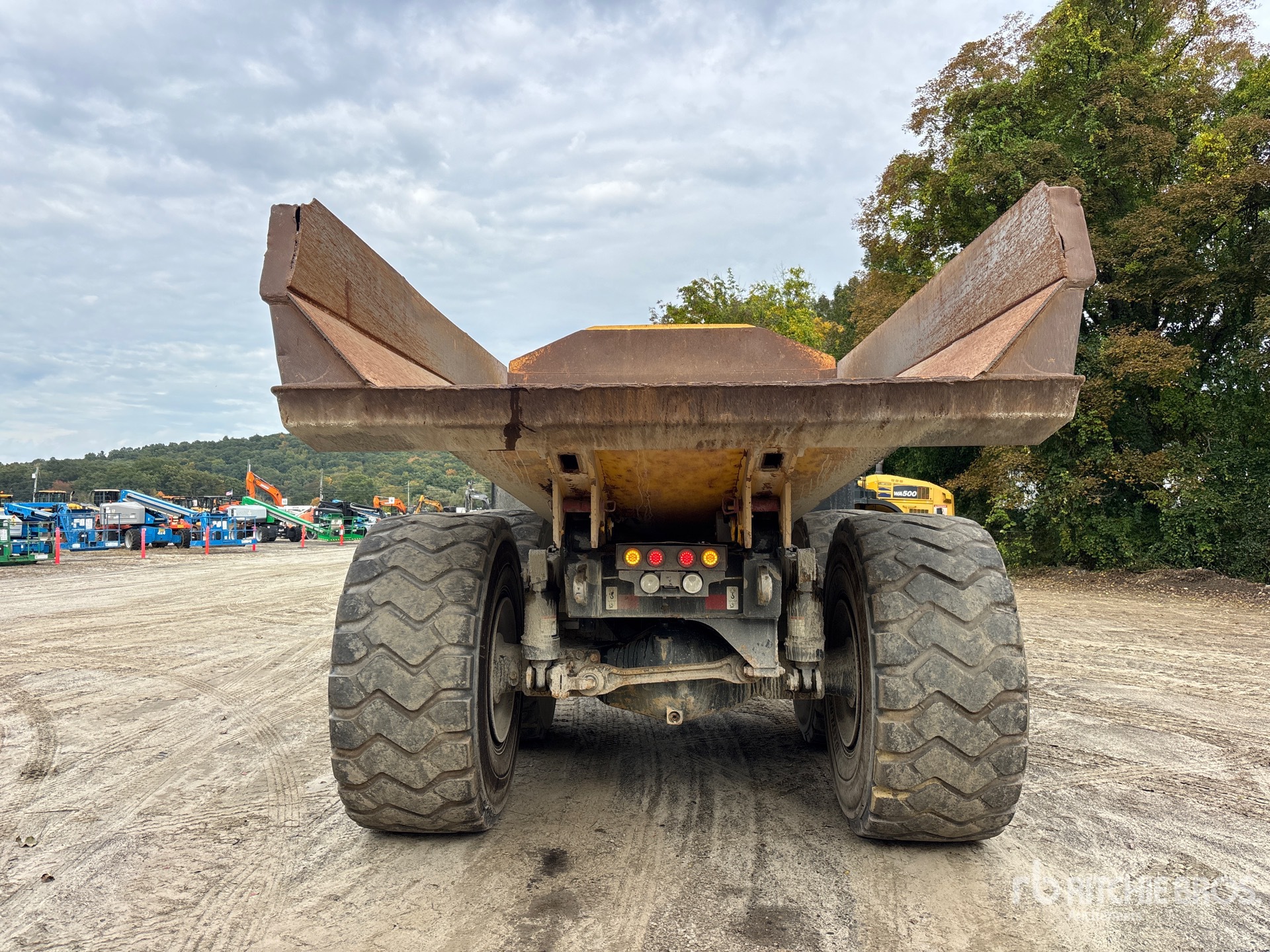 2016 Komatsu HM400-5